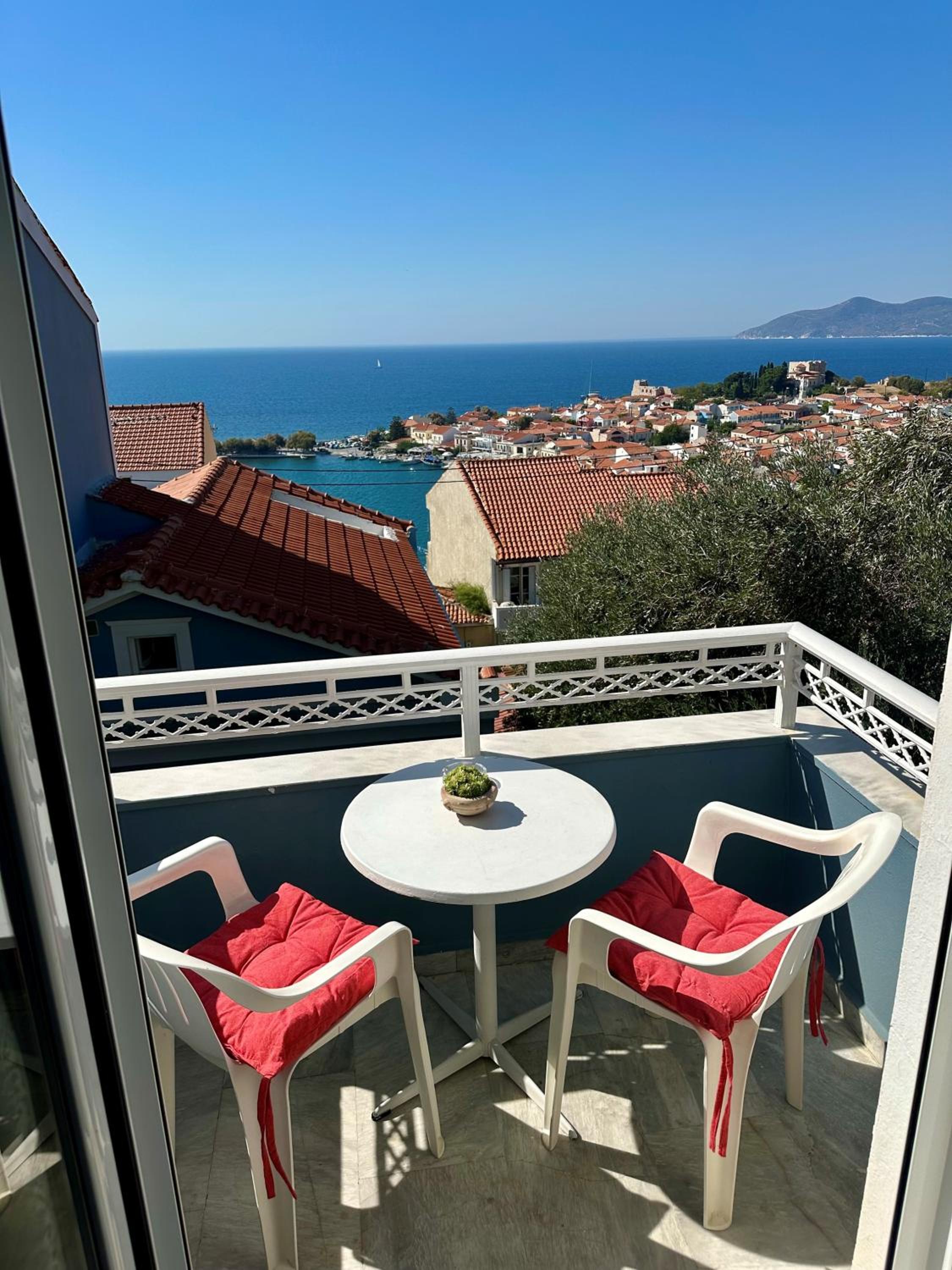 Apartment with Sea View photo 2