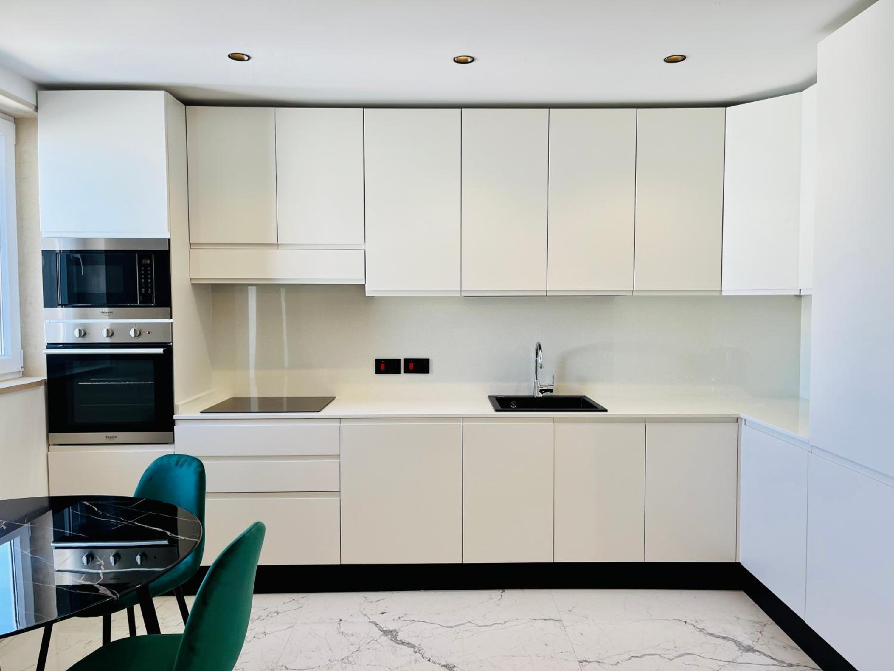 Classic One-Bedroom Apartment with King Bed