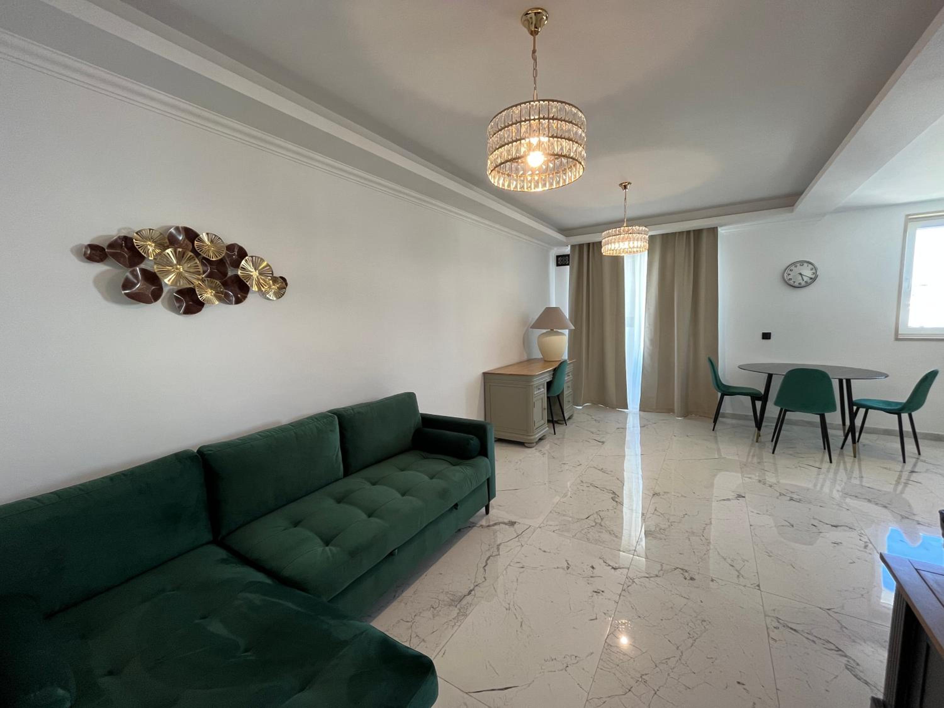 Classic One-Bedroom Apartment with King Bed