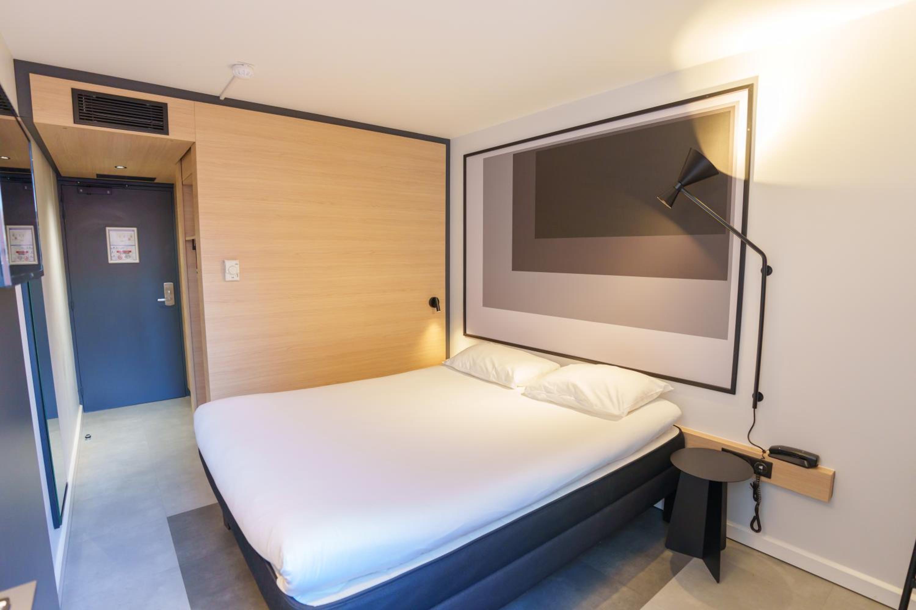 Triple Room with One Double Bed and One Single Bed - Photo 1