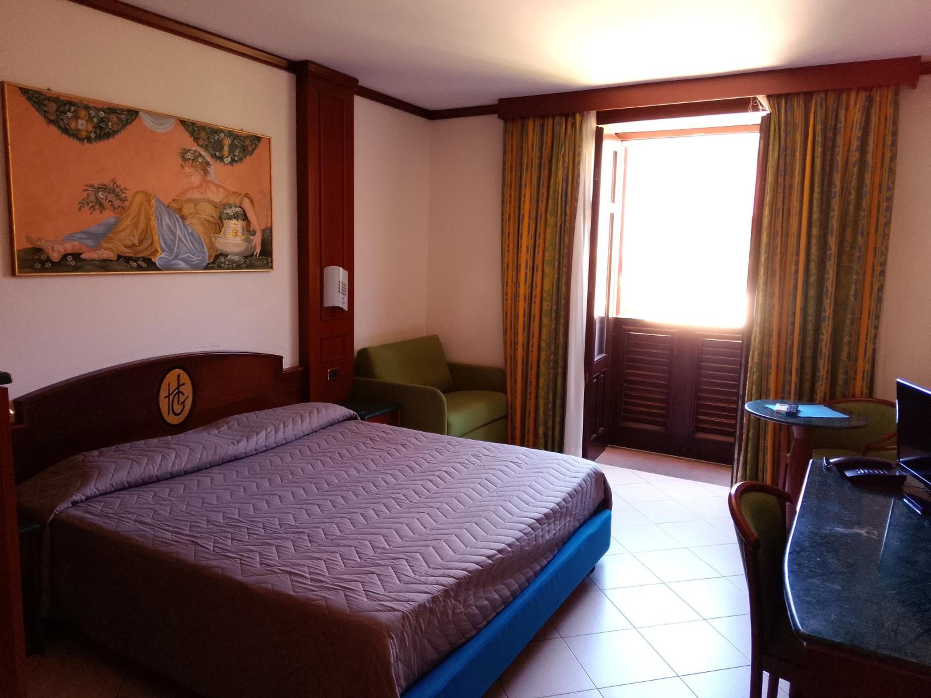 Double Room with Balcony - Photo 1