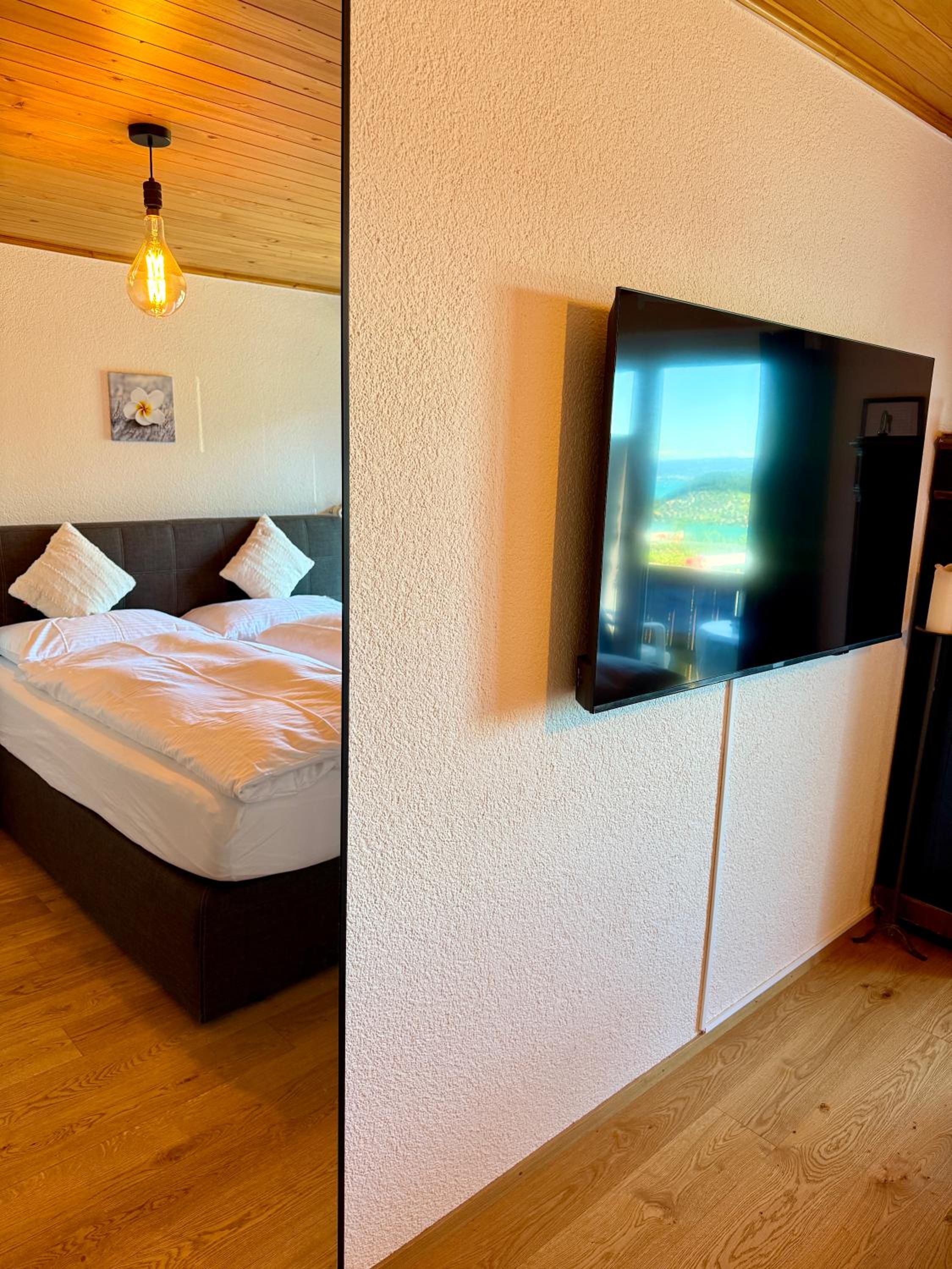 Double Room with Lake View photo 2