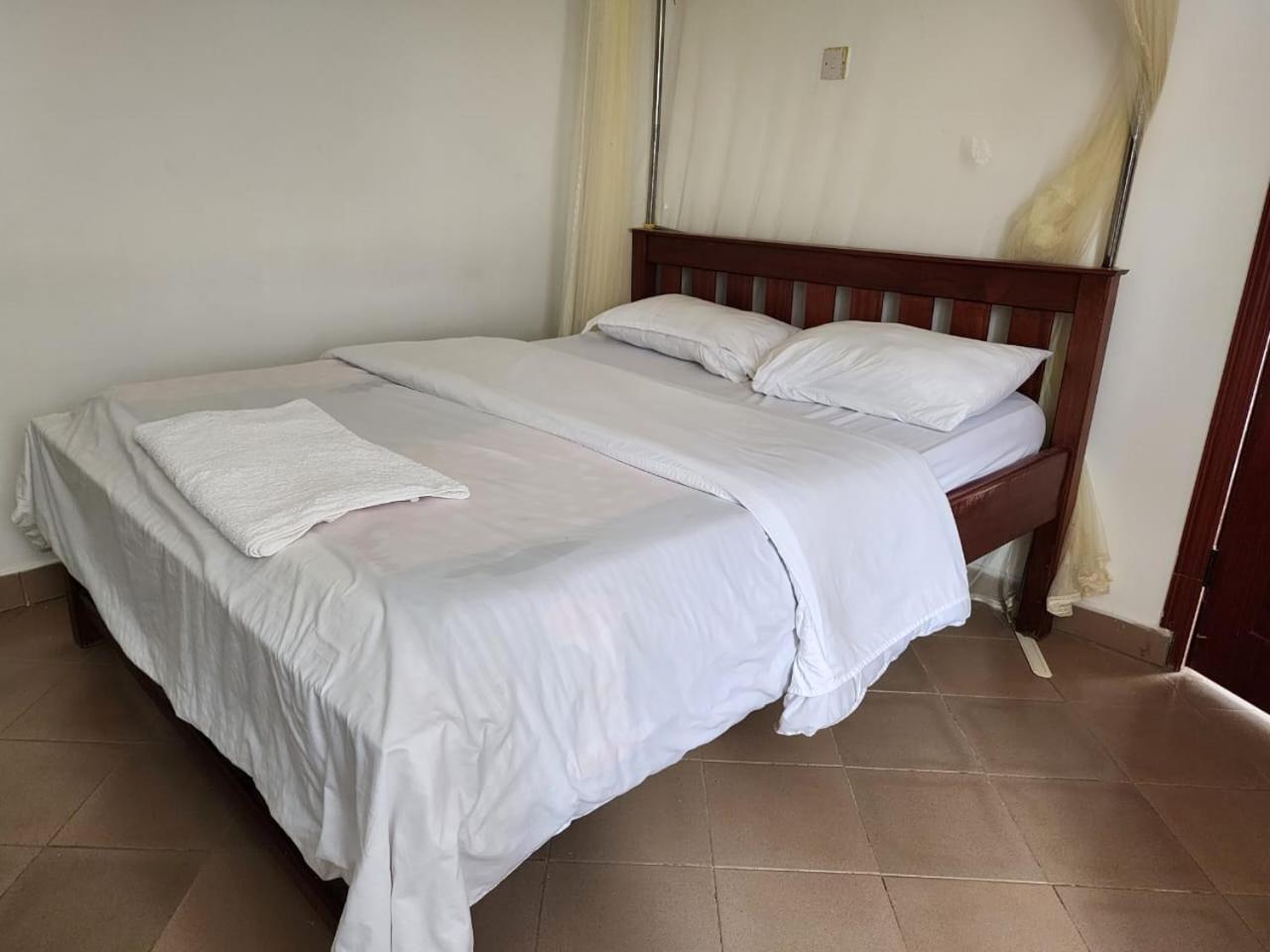 Budget Double Room photo 3