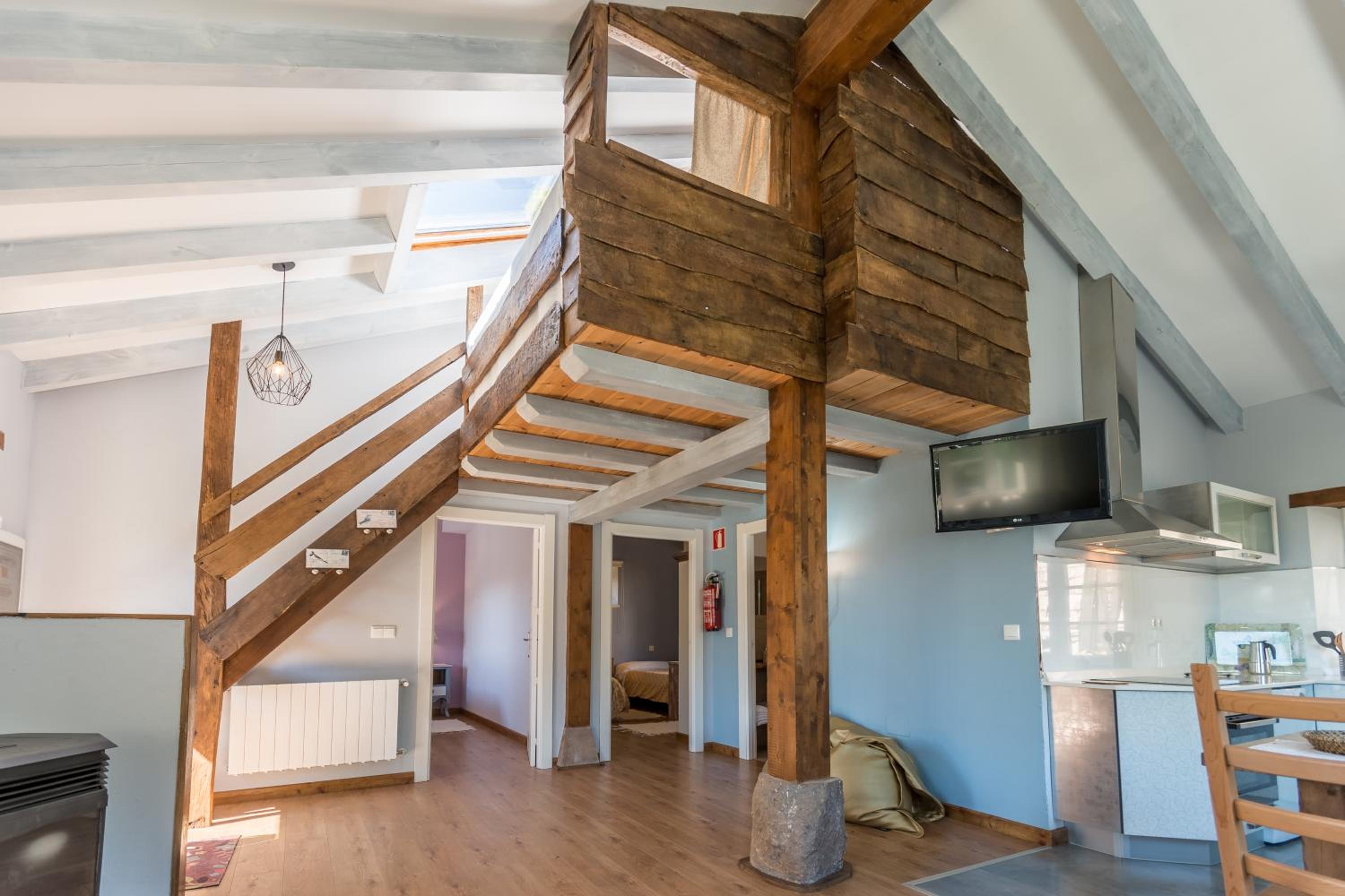Three-Bedroom House photo 2