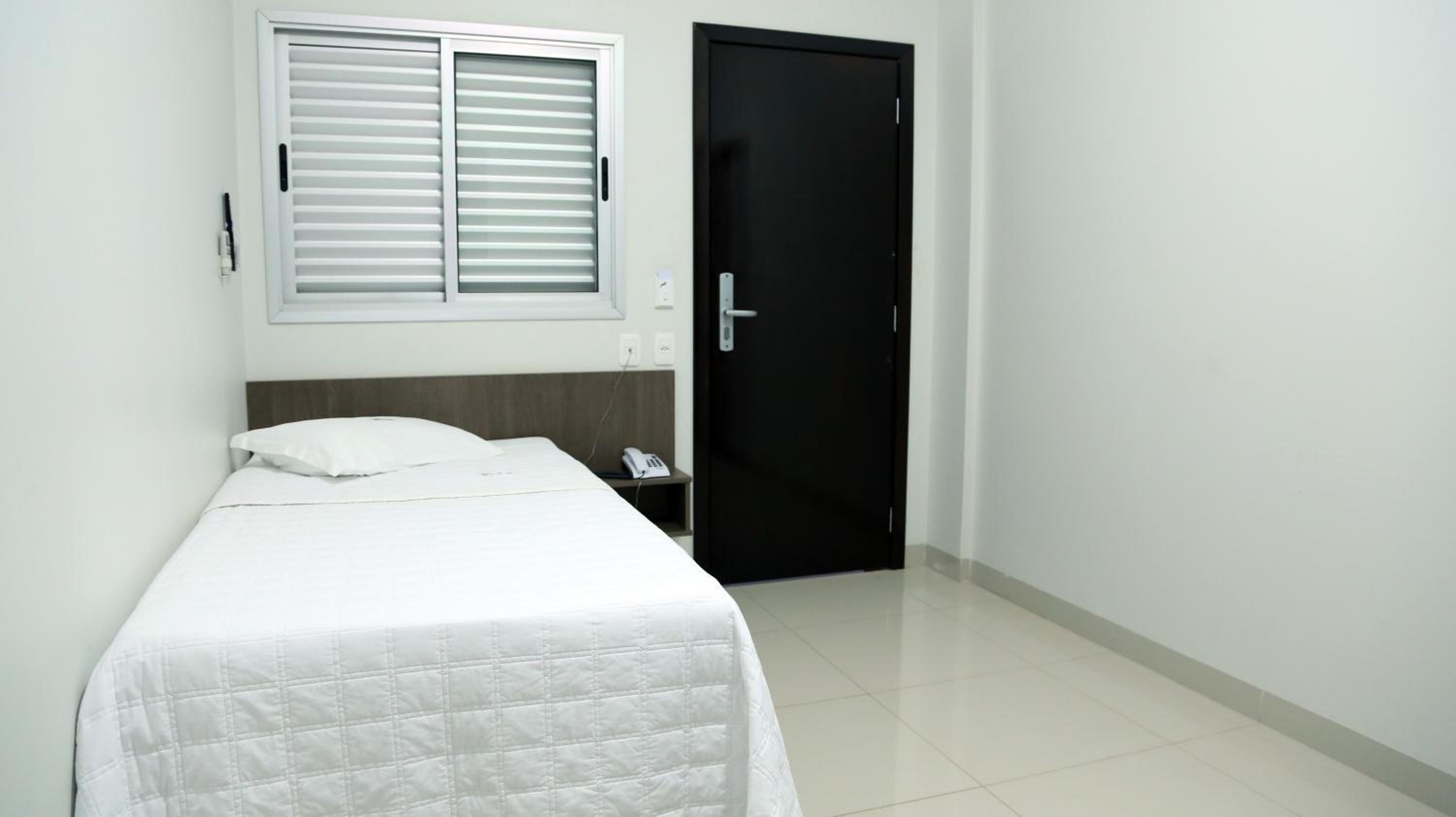 Standard Twin Room photo 2