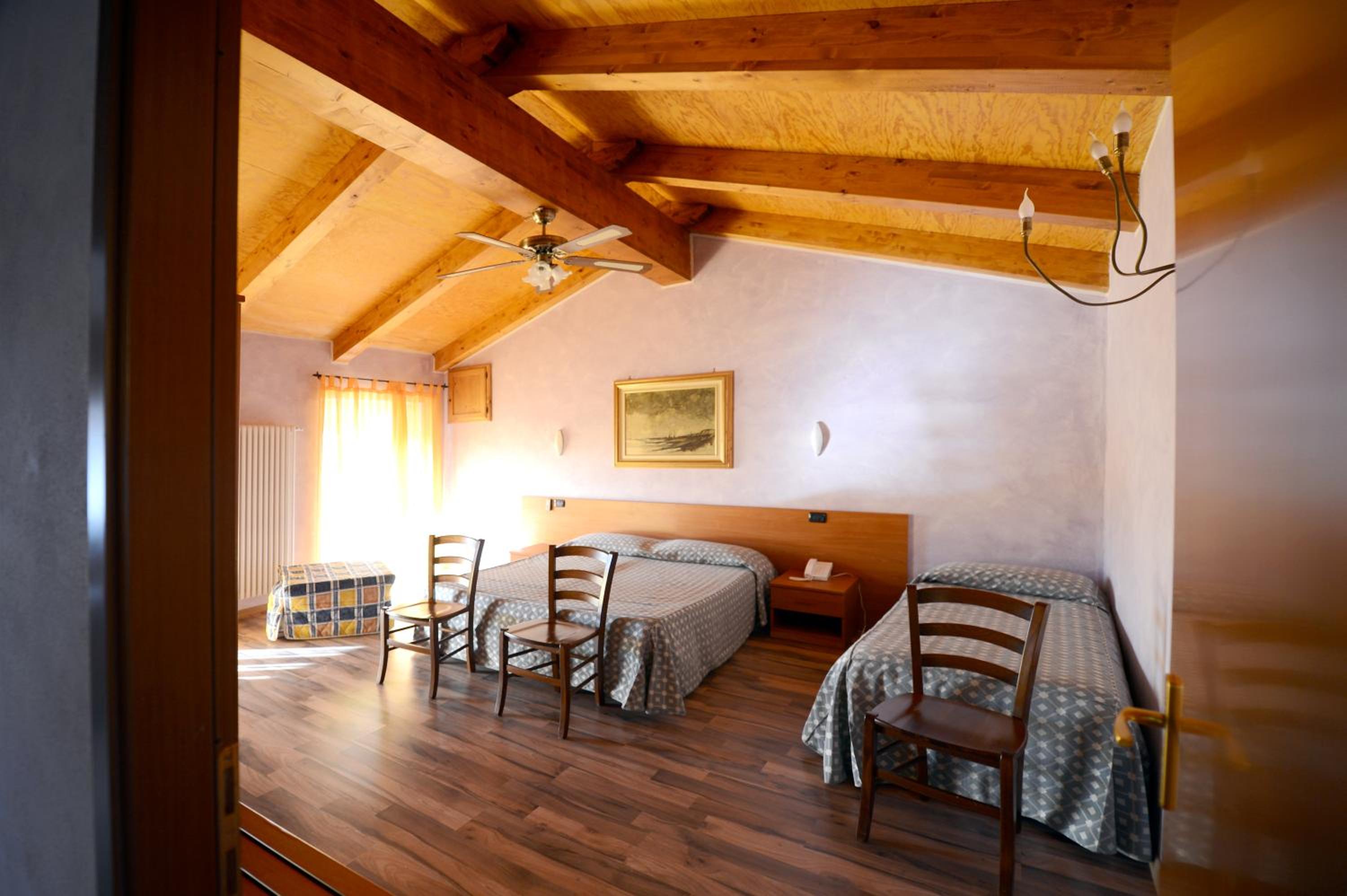 Classic Quadruple Room photo 2