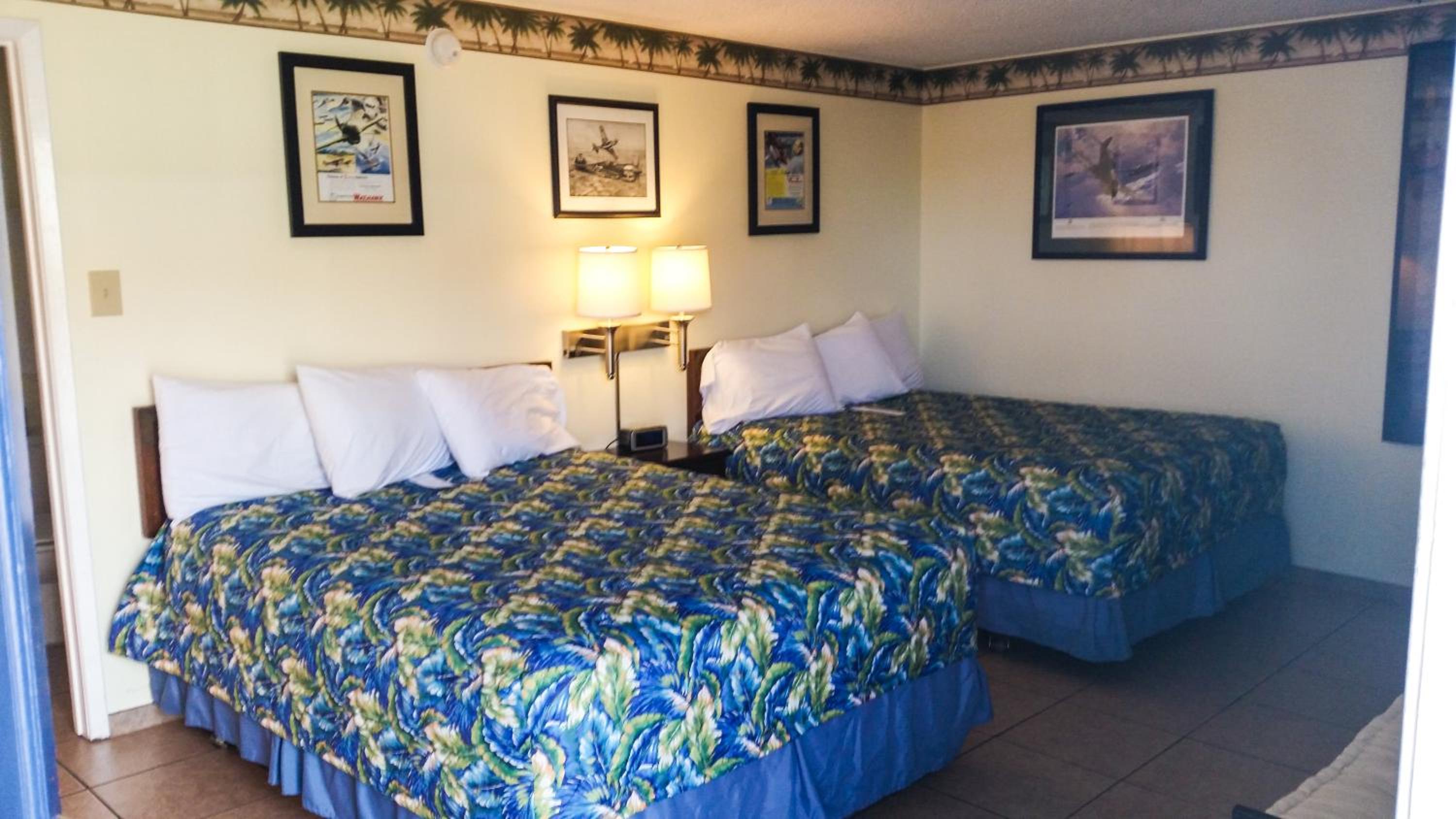 Queen Room with Two Queen Beds - Photo 1
