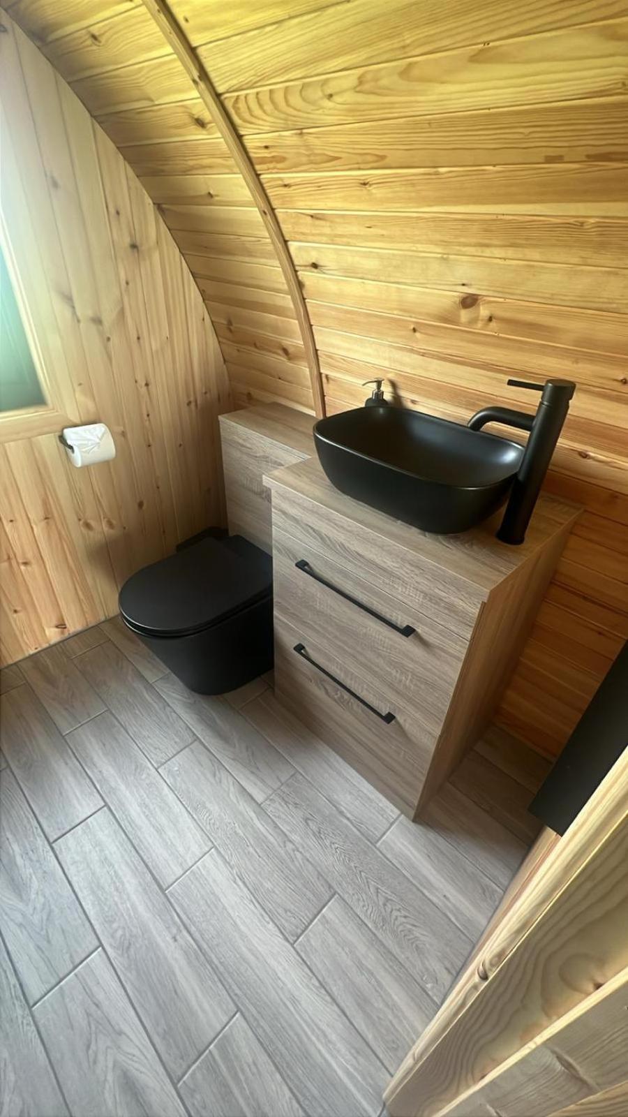Family Room with Private Bathroom photo 2