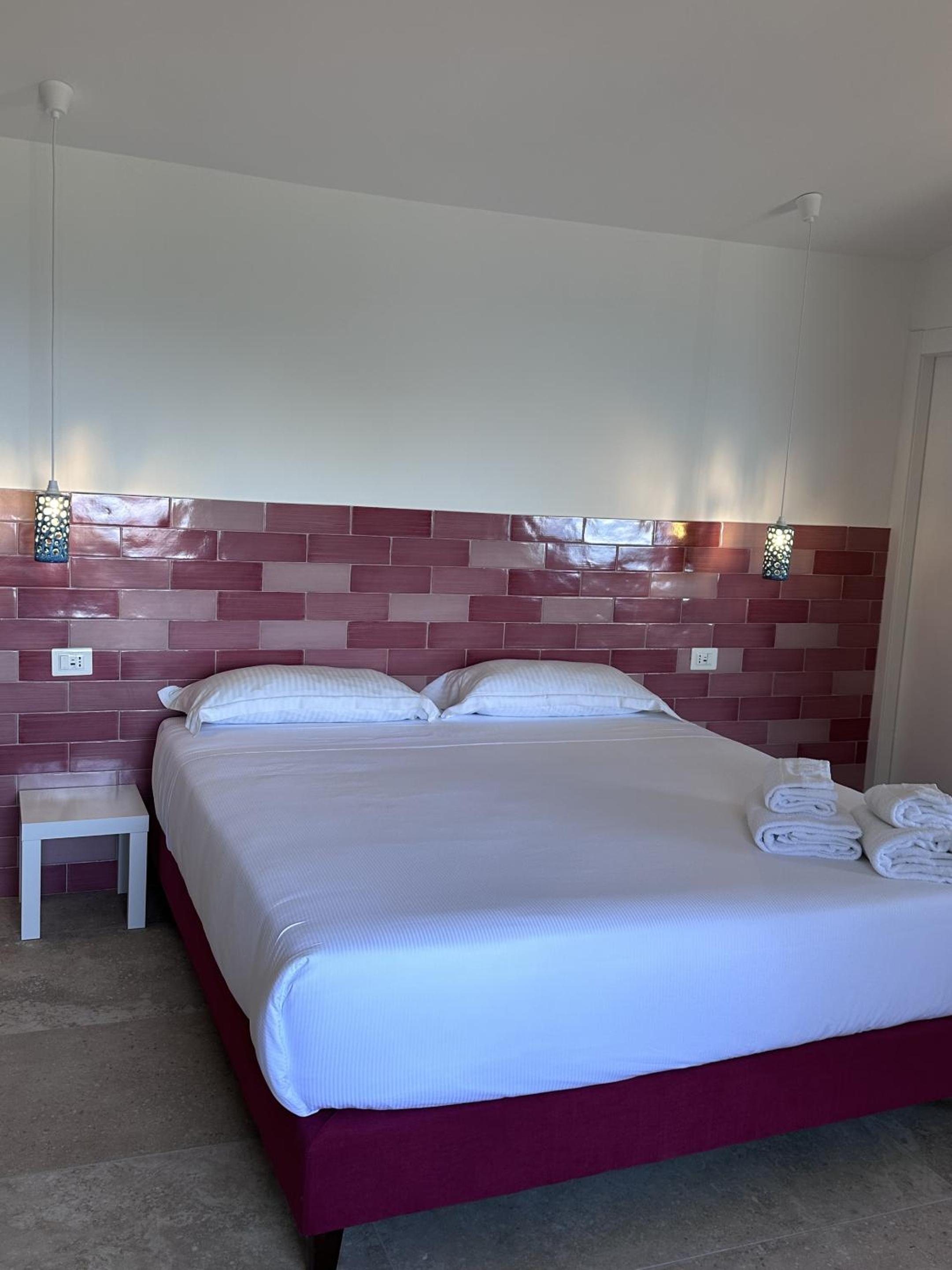Superior Suite with Sea View - Photo 9