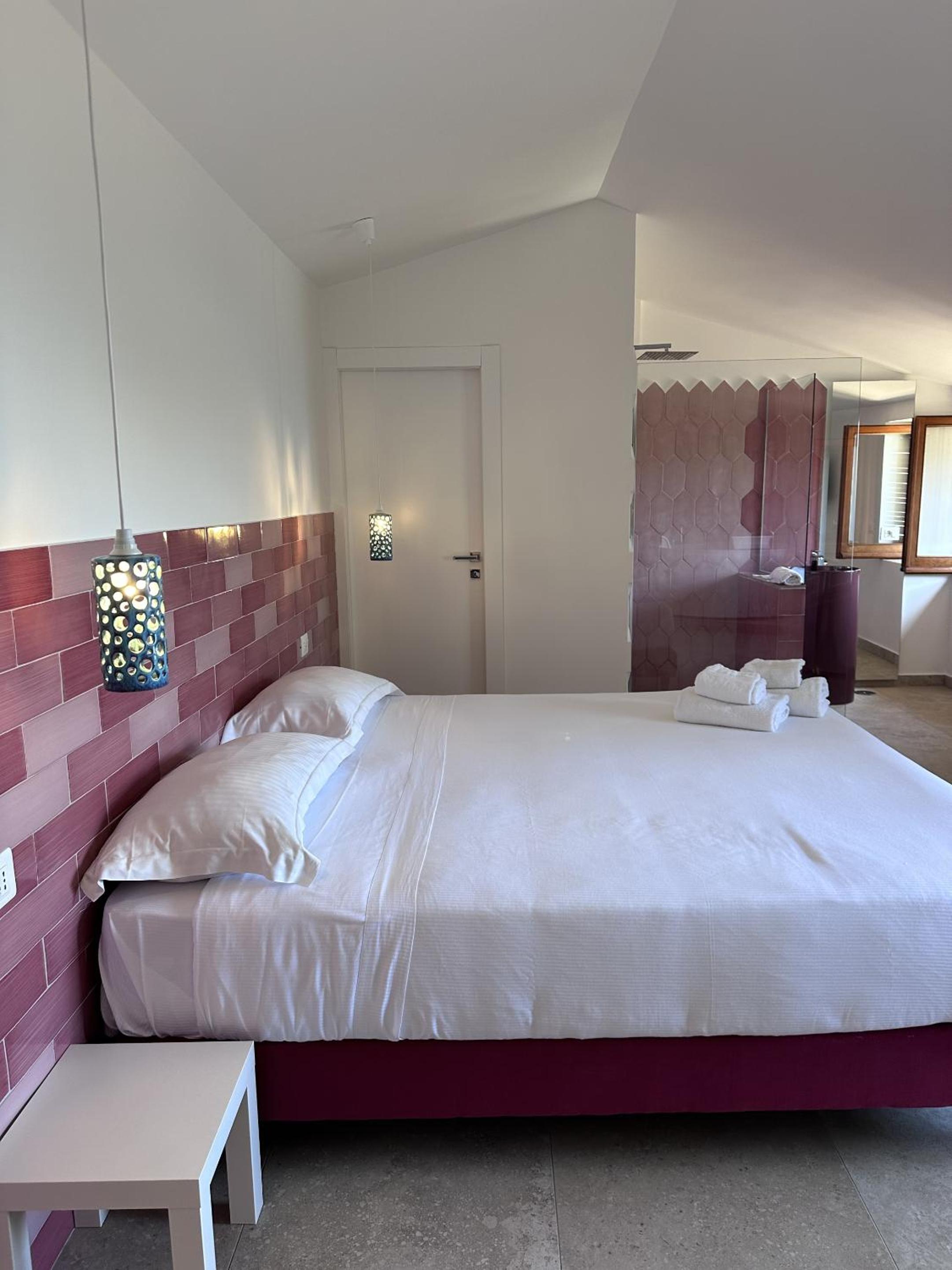 Superior Suite with Sea View - Photo 5