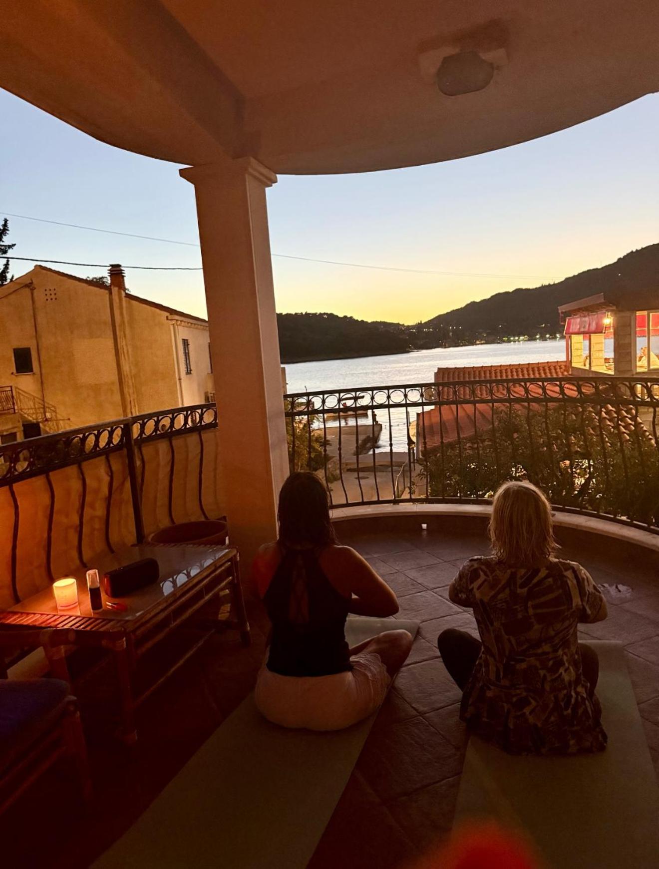 One-Bedroom Apartment with Sea View and Terrace photo 2