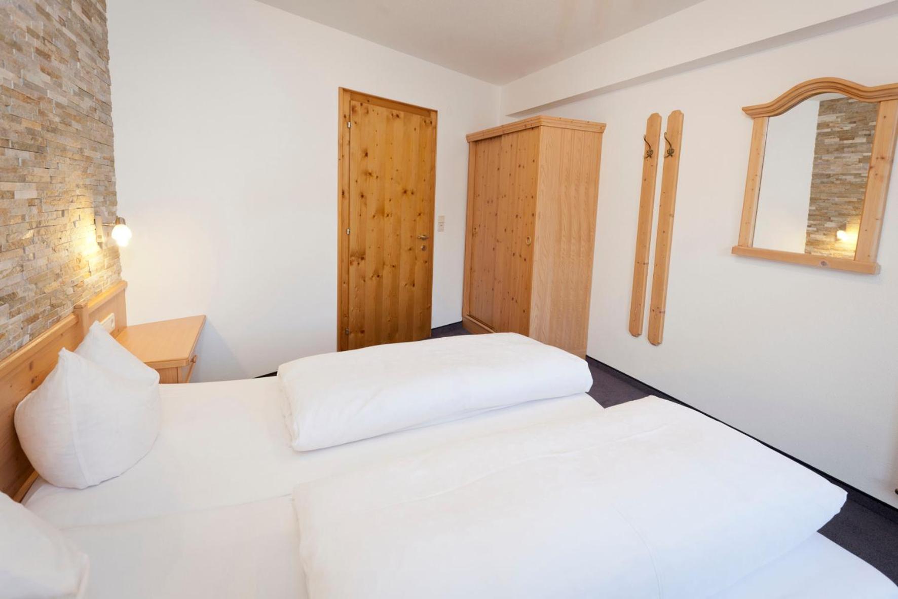 Two-Bedroom Apartment with Garden View photo 2