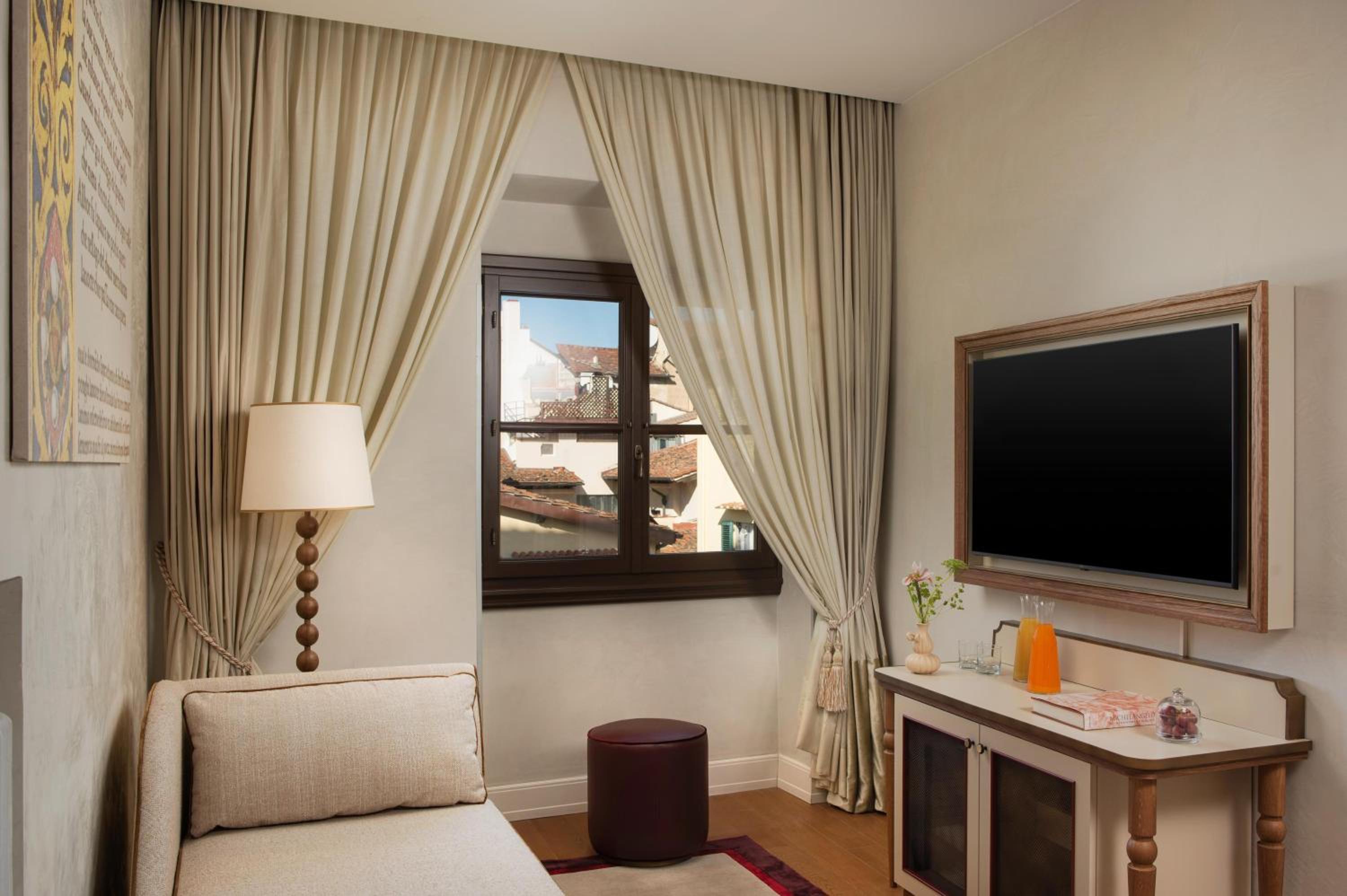 Suite with 2 Adults+1 Child Occupancy and Extra Bed thumbnail 5