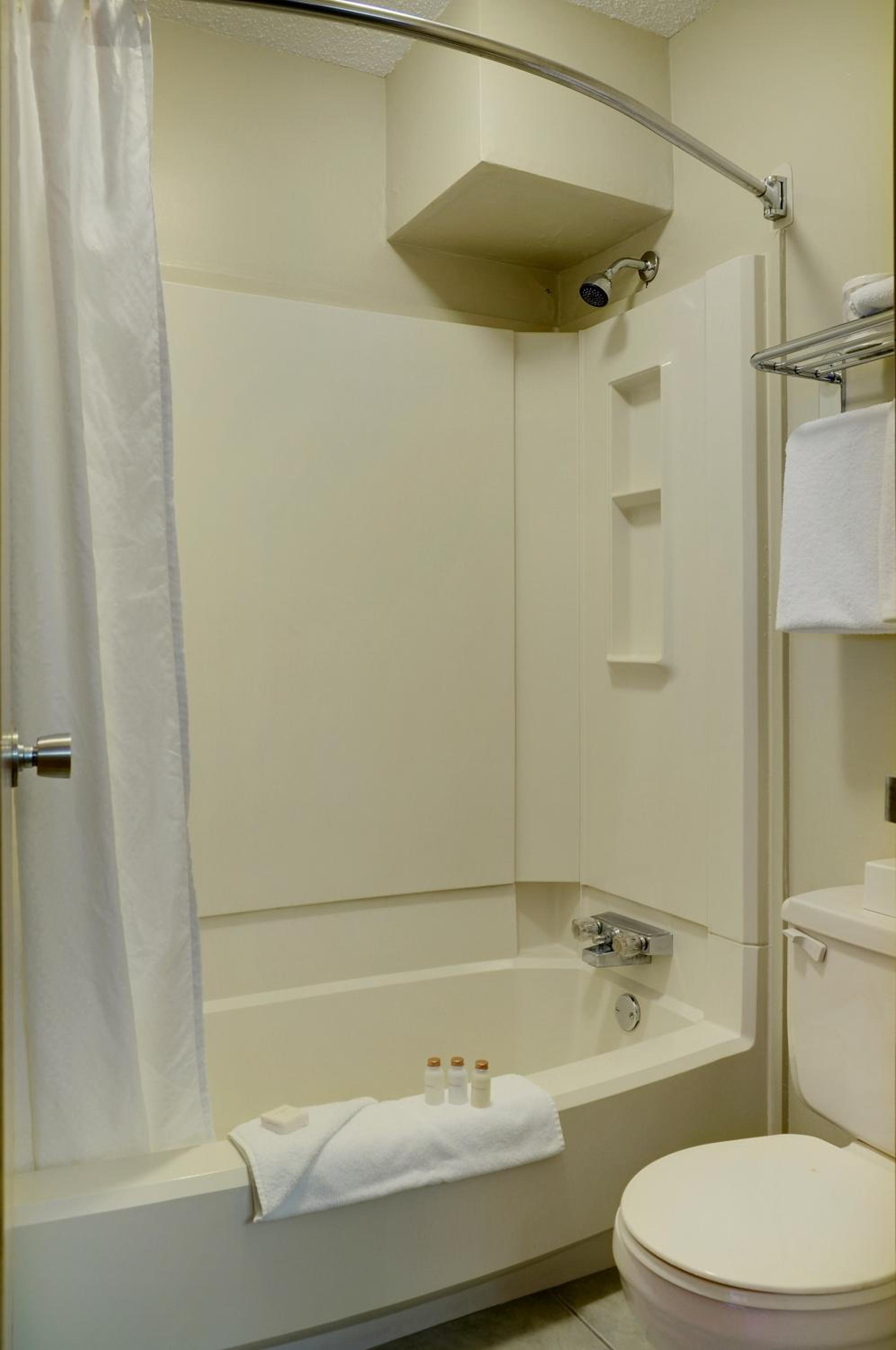 Deluxe King Room photo 3