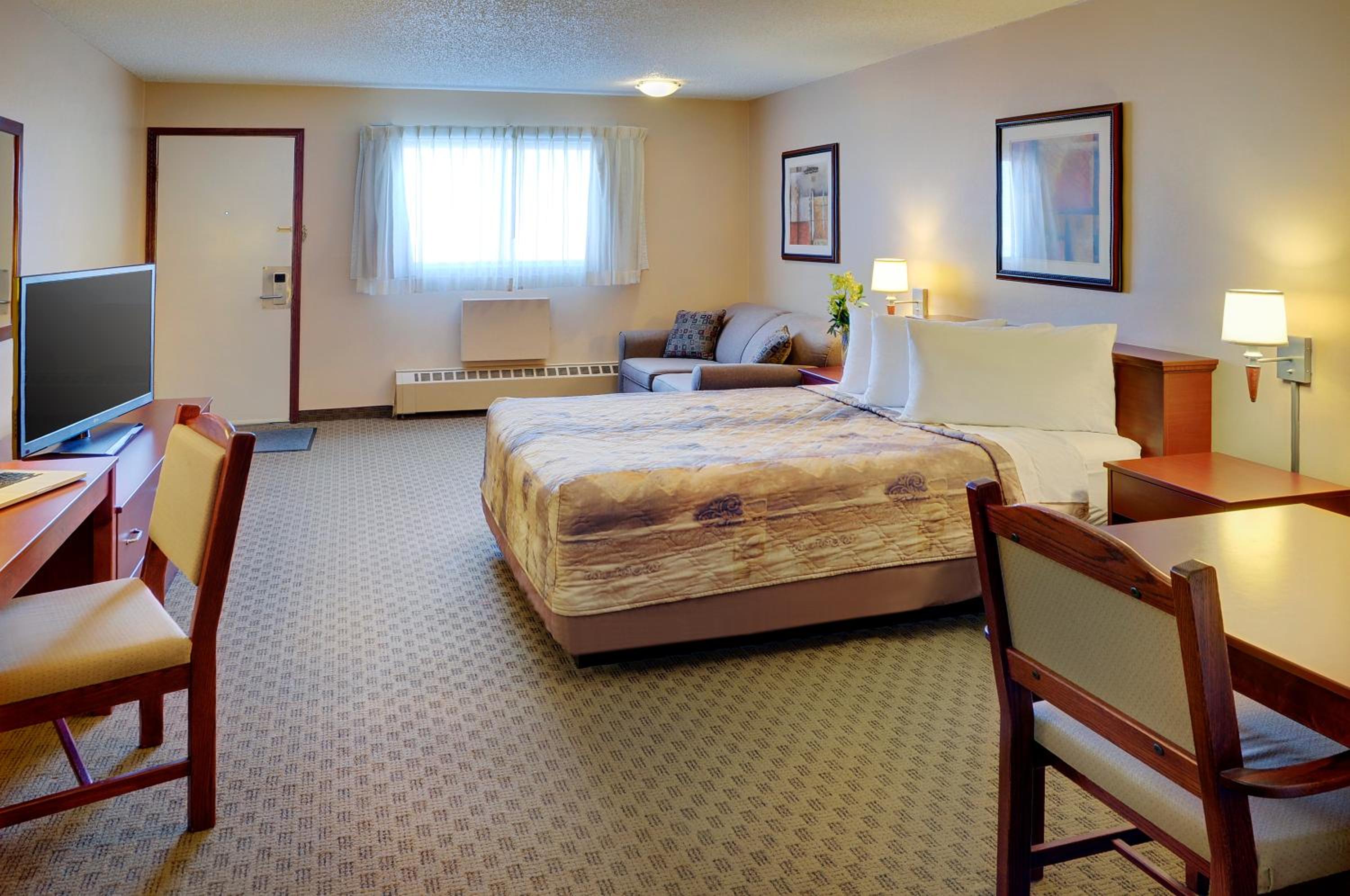 Deluxe Queen Room
