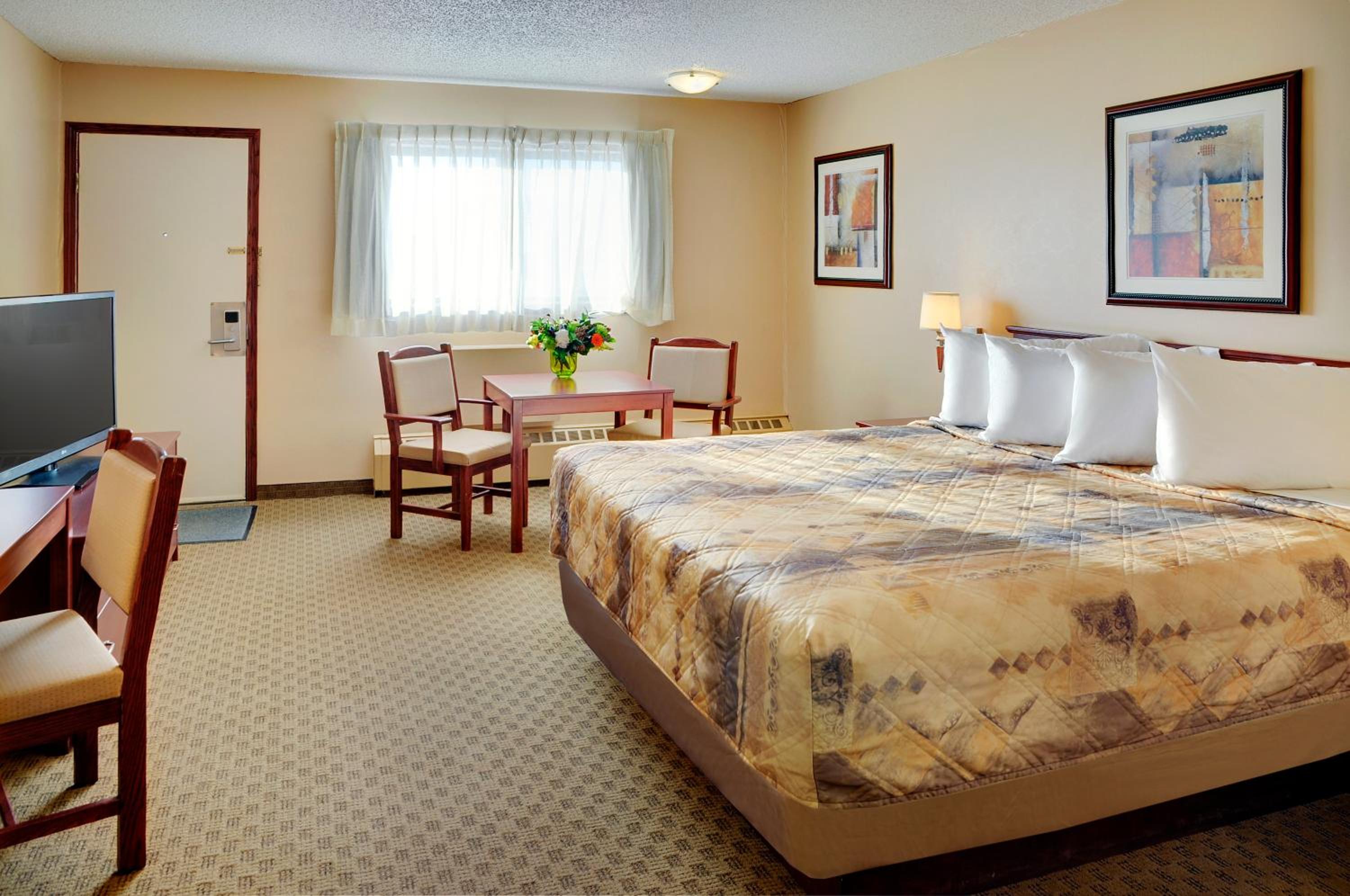 Deluxe King Room