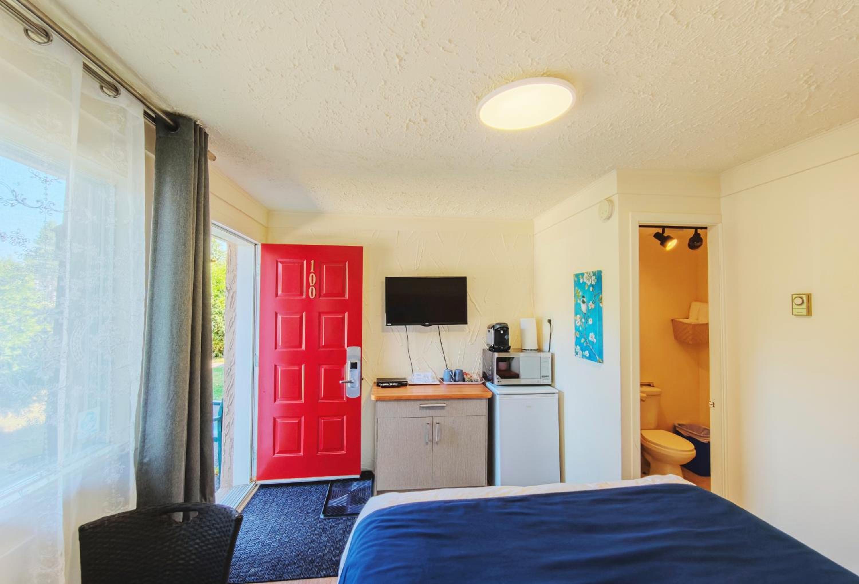 Budget Double Room photo 2