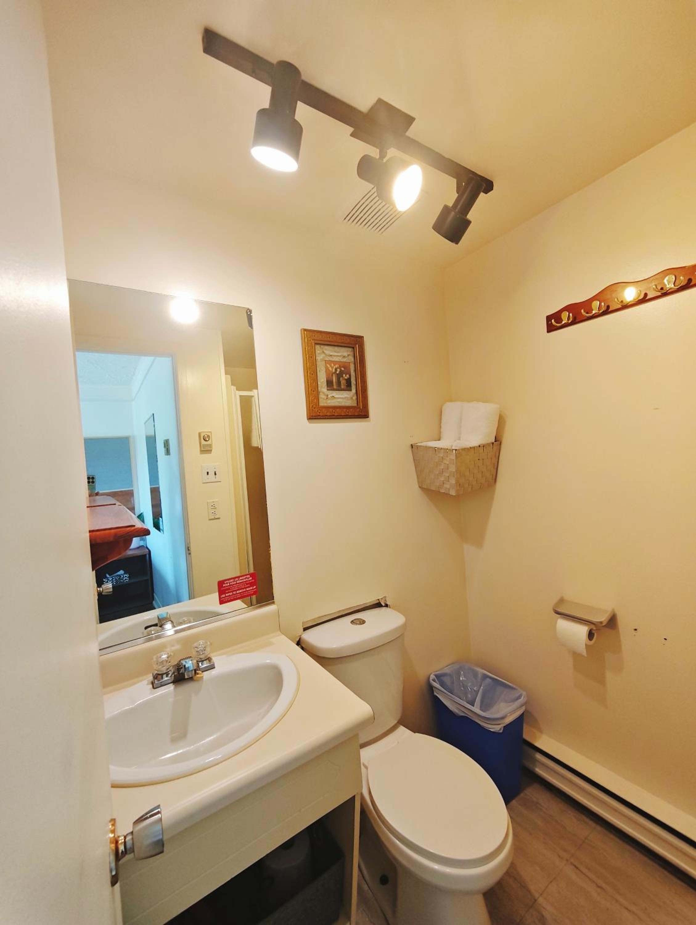 Budget Double Room photo 3