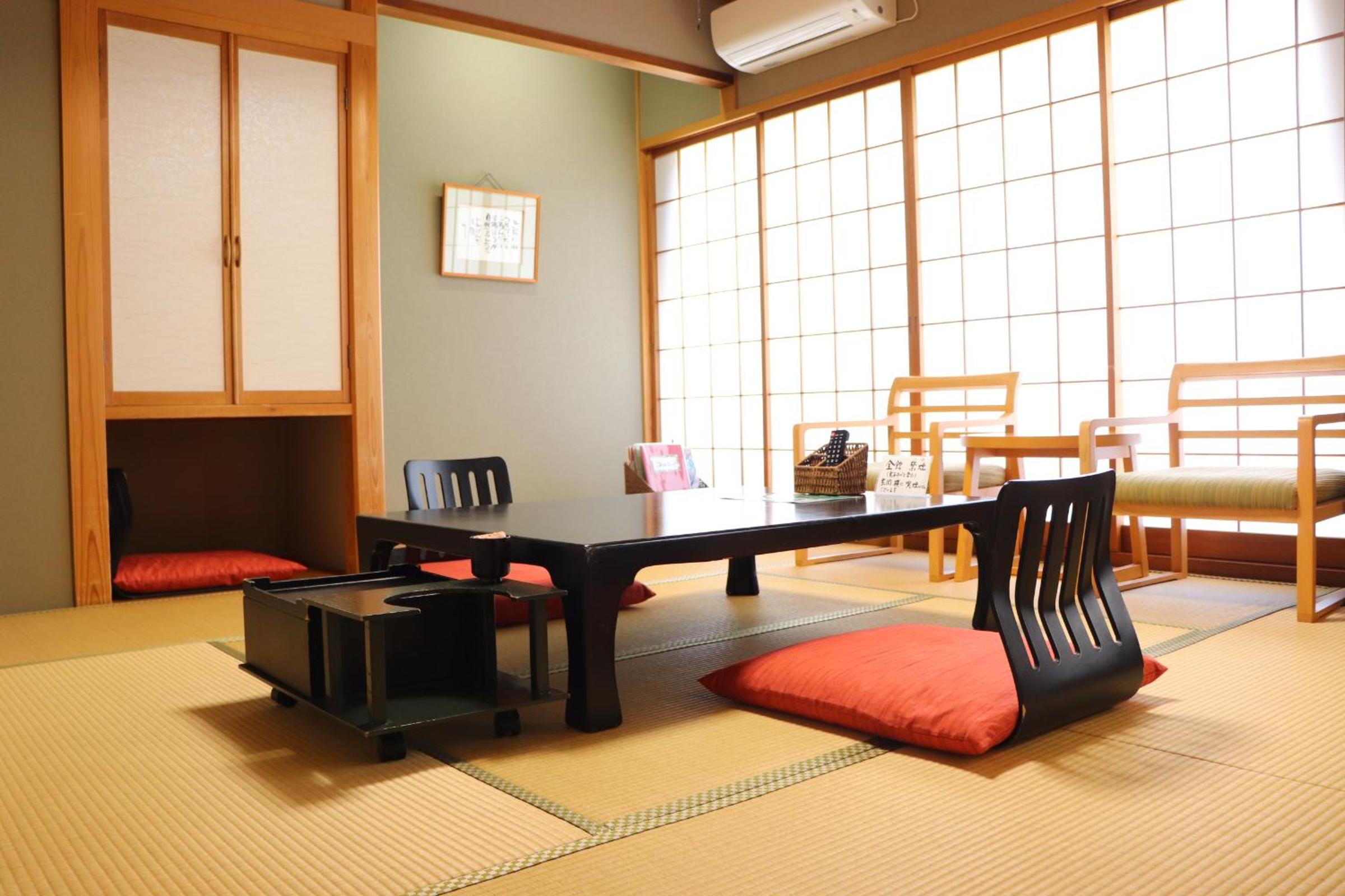 Economy Twin Room