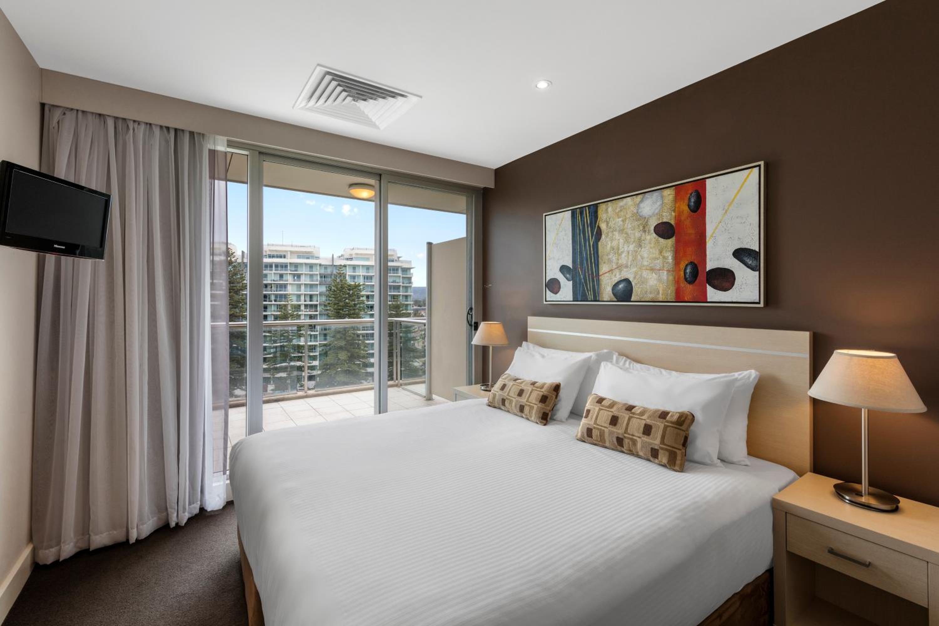 Two-Bedroom Apartment with Park View -  No Housekeeping - Photo 5