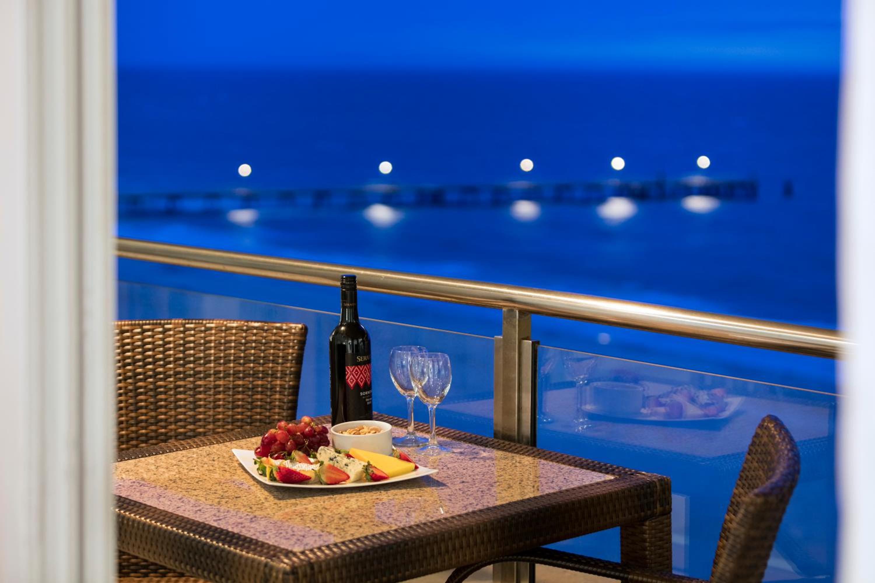 Two-Bedroom Apartment with Ocean View - No Housekeeping - Photo 6