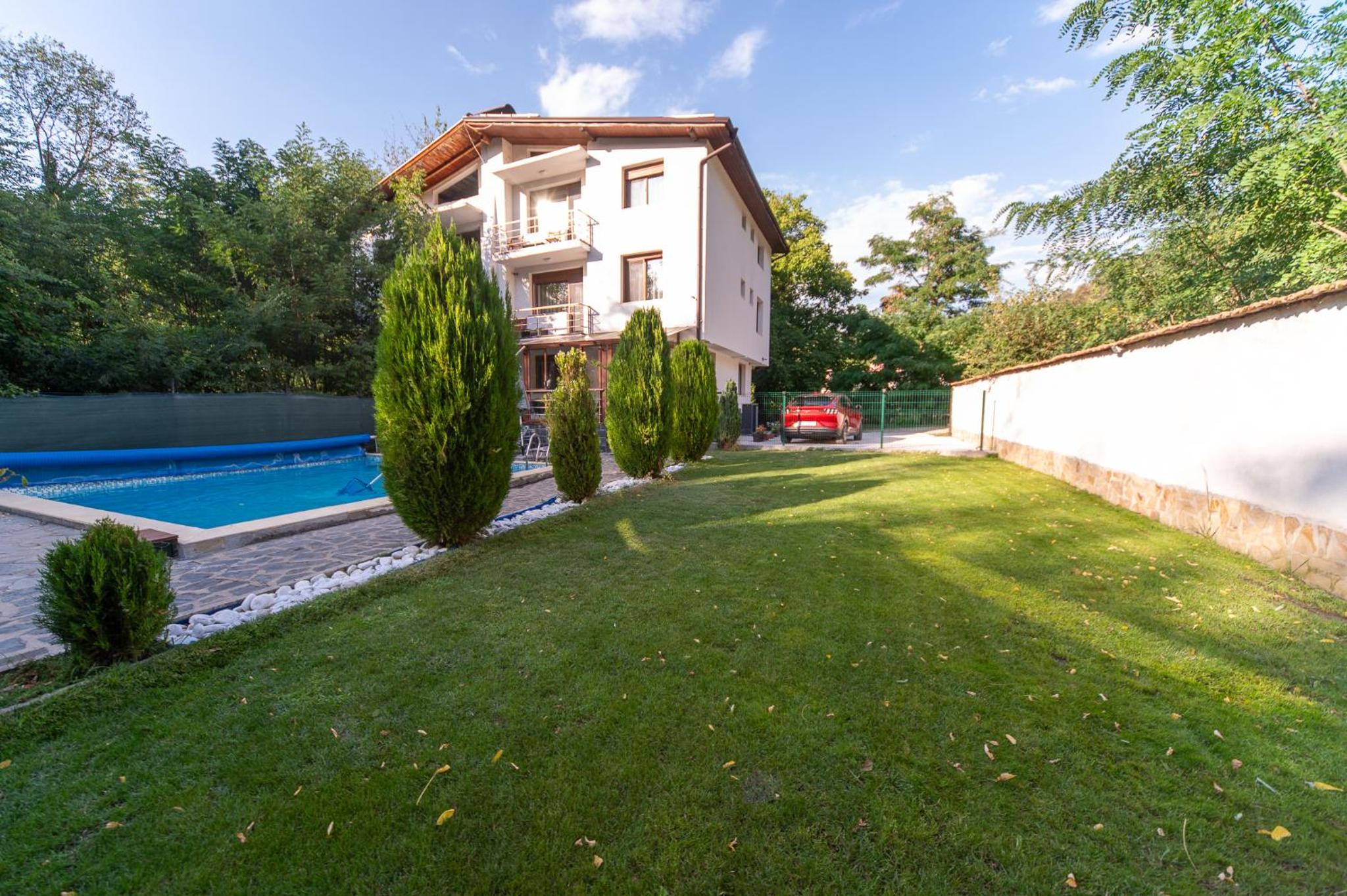 Three-Bedroom Villa photo 1