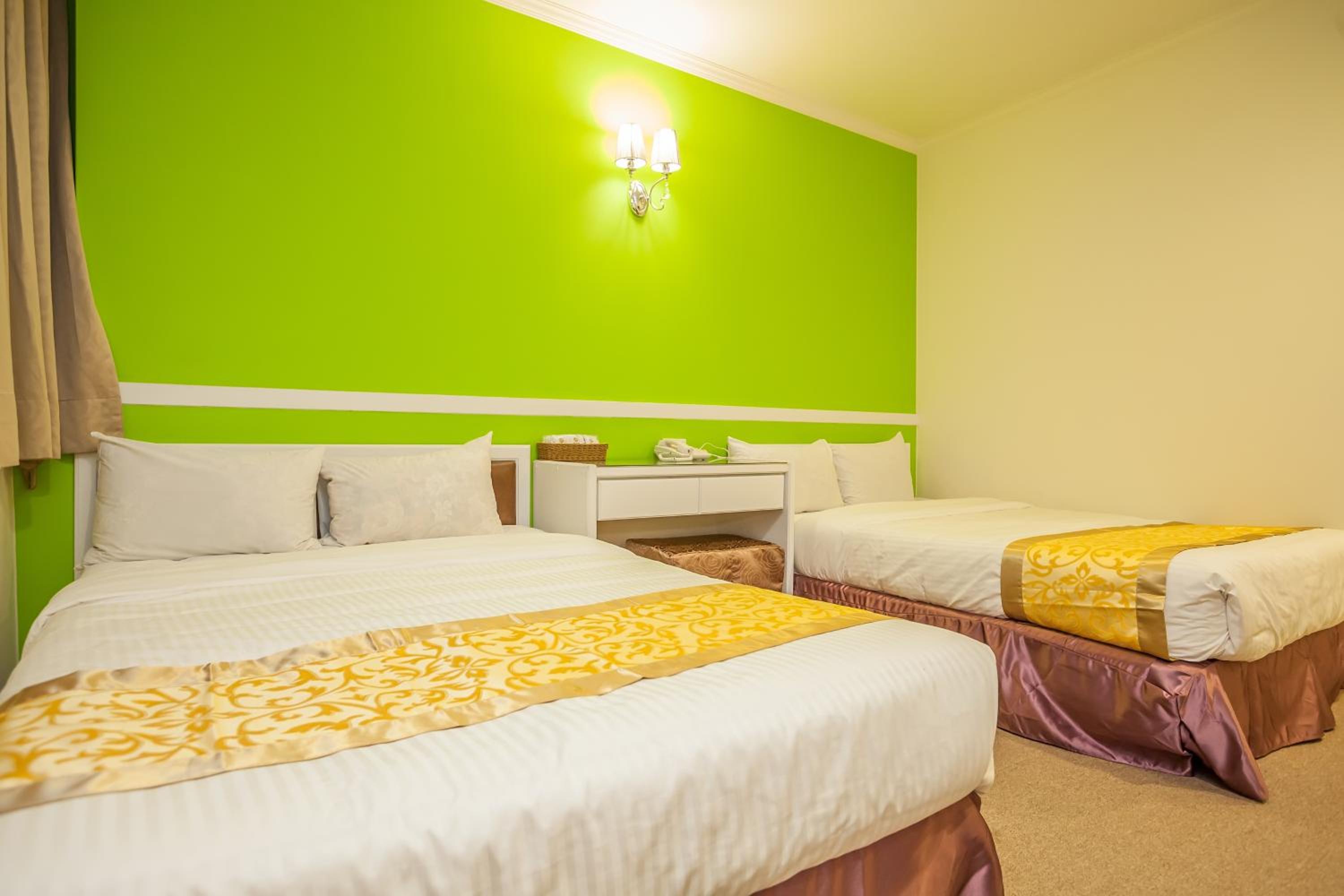 Standard Quadruple Room - Photo 4