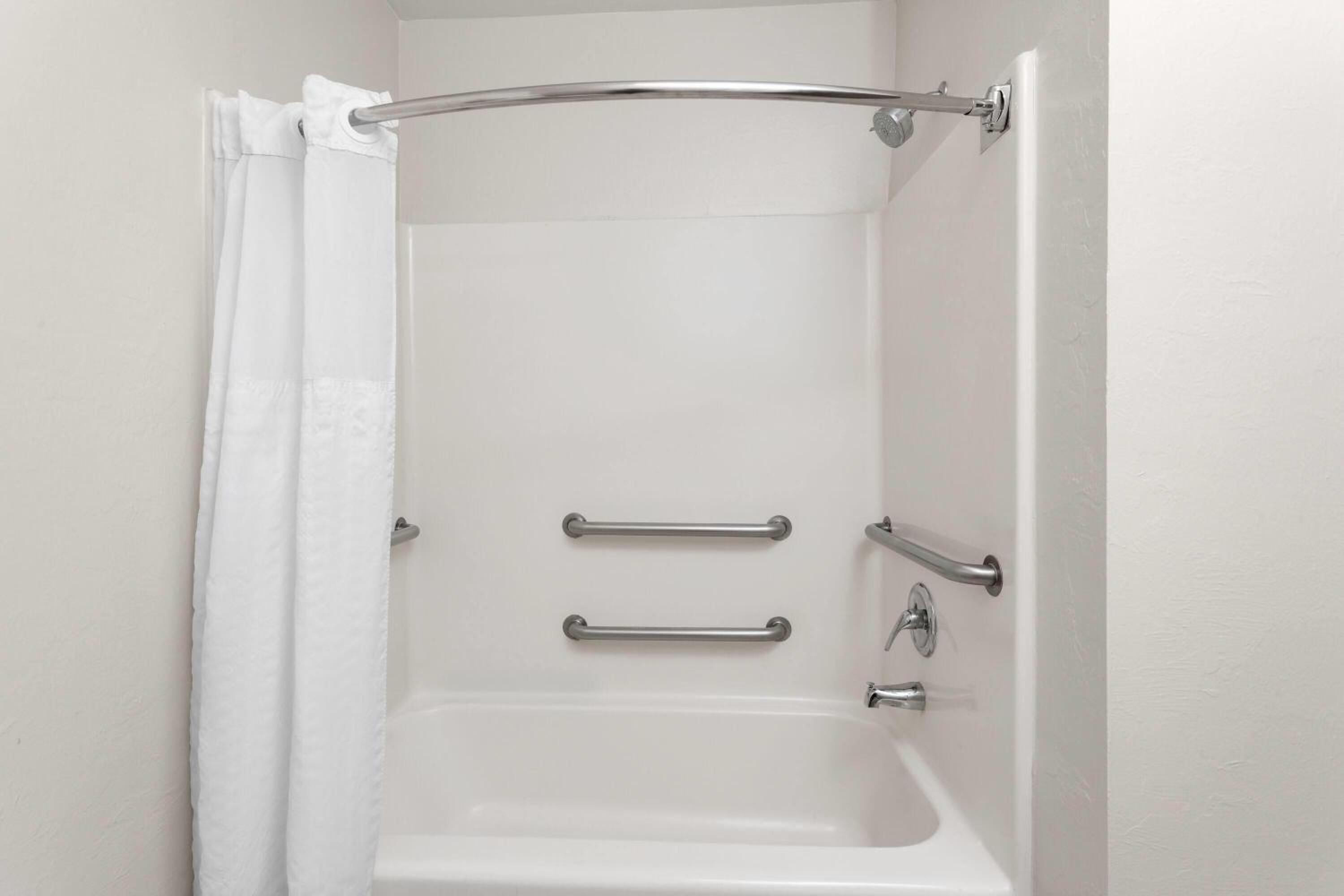 King Room with One King Bed and Bathtub with Grab Bars - Pool View - Accessible - Non-Smoking - Photo 1