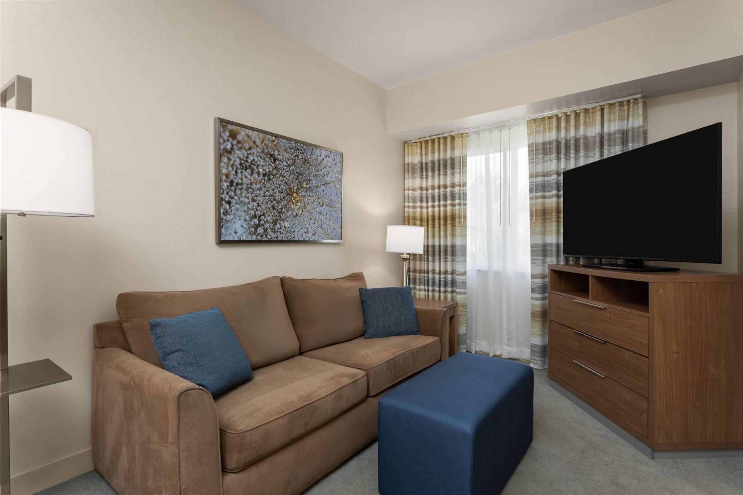 King Suite with Pool View - Non-Smoking - Photo 1