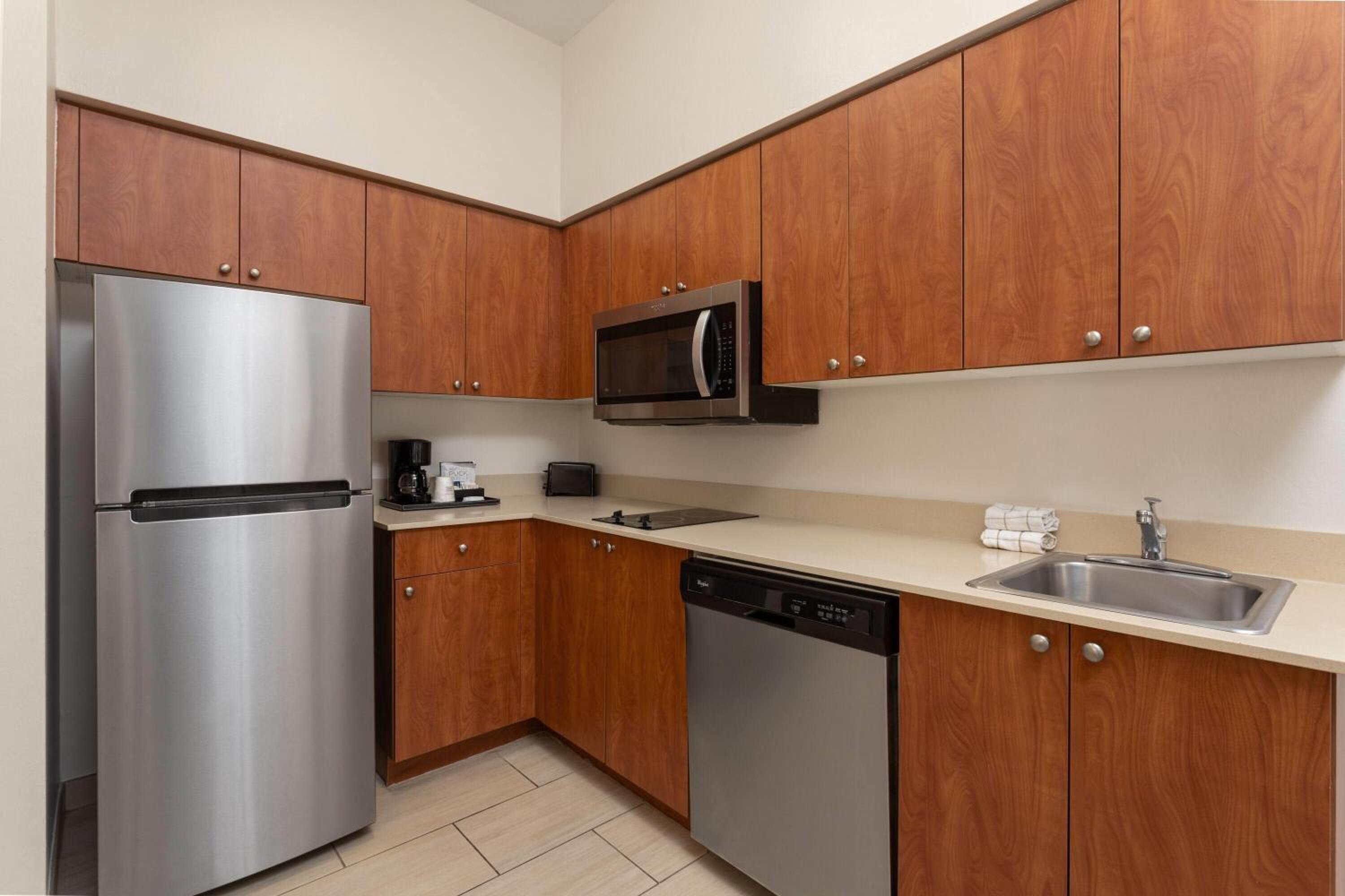 King Suite with One King Bed and Walk-In Shower - Non-Smoking - Photo 2