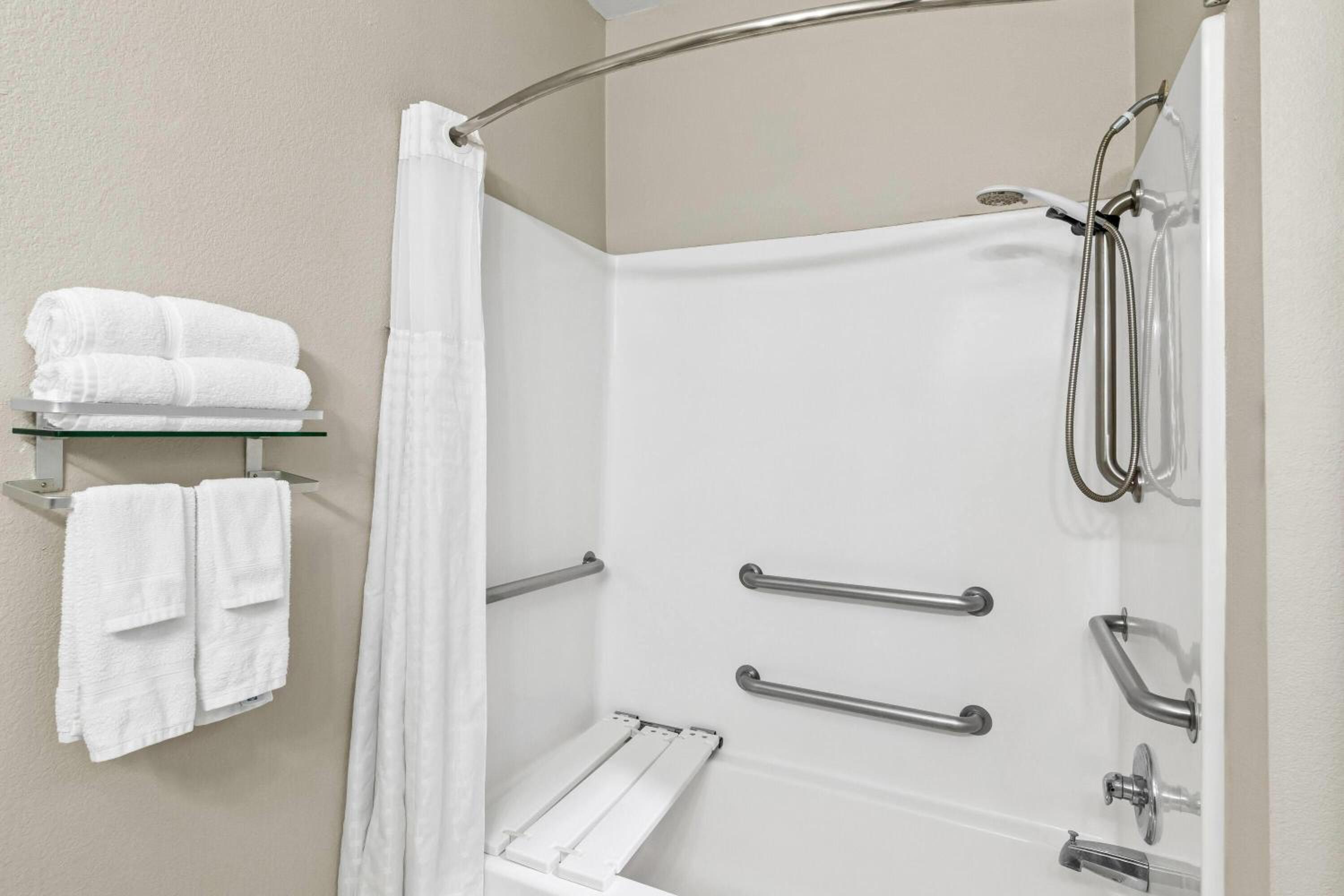 Deluxe King Room - Disability Access - Non-Smoking - Photo 3