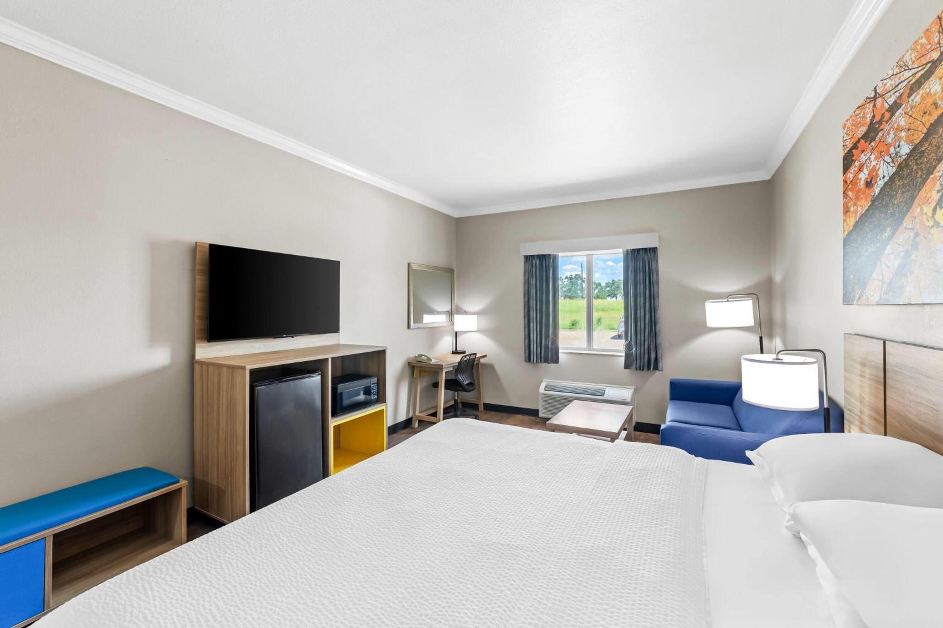Deluxe King Room - Disability Access - Non-Smoking - Photo 2