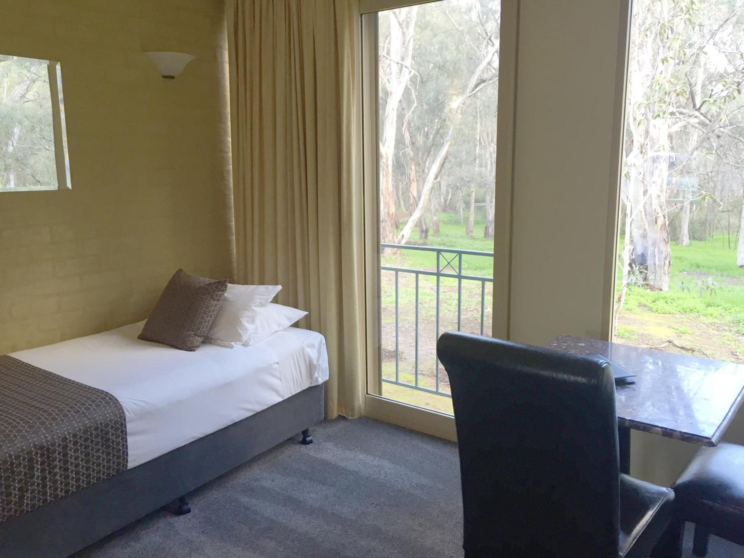 Comfort Twin Room with Spa Bath photo 2