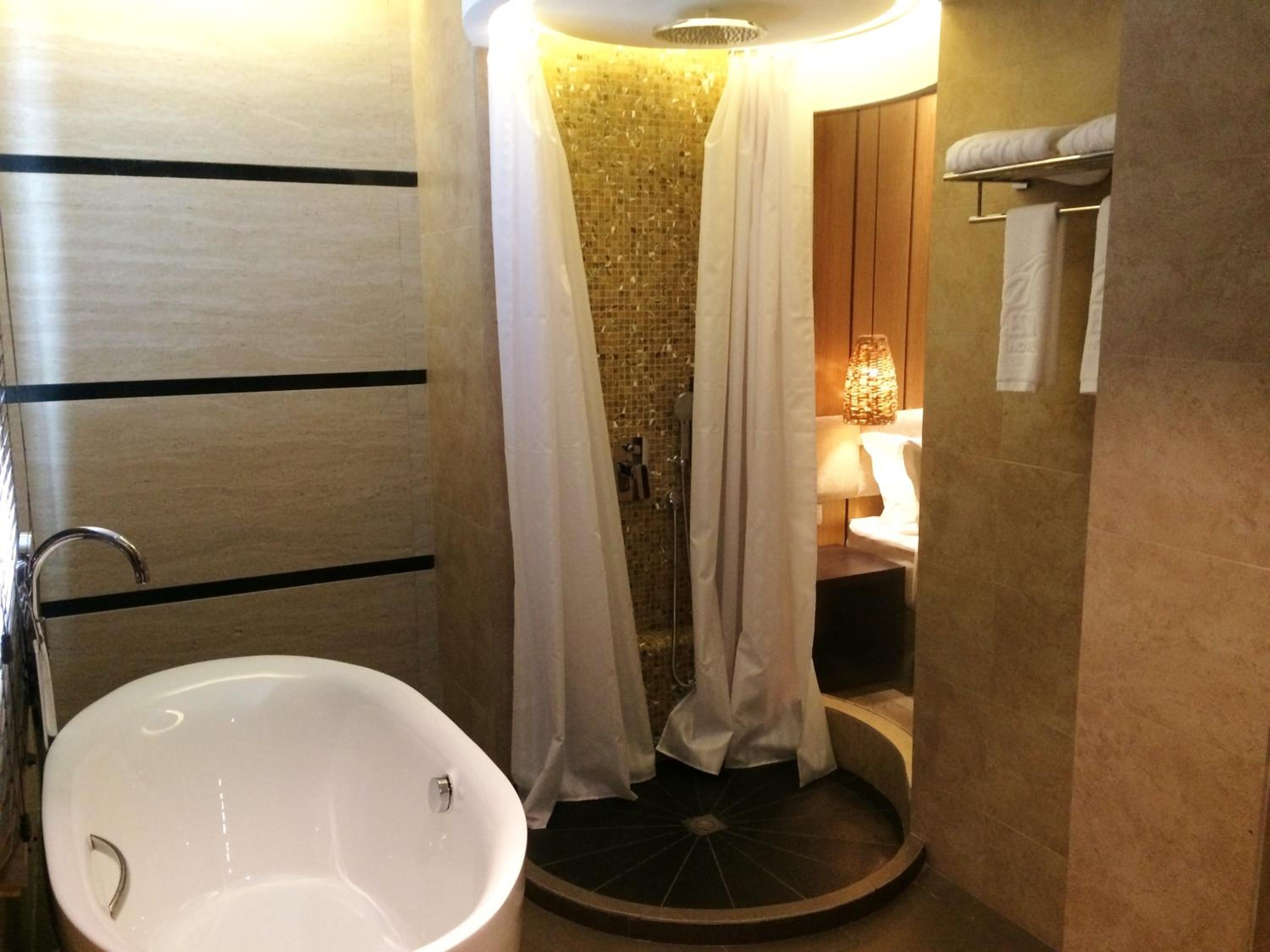 Deluxe King Room photo 3