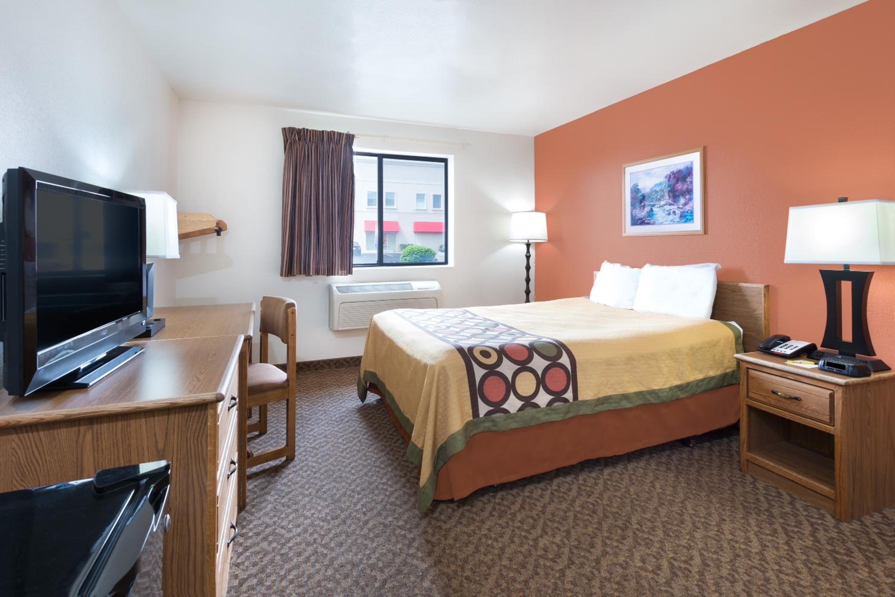 King Room - Non-Smoking - Photo 1