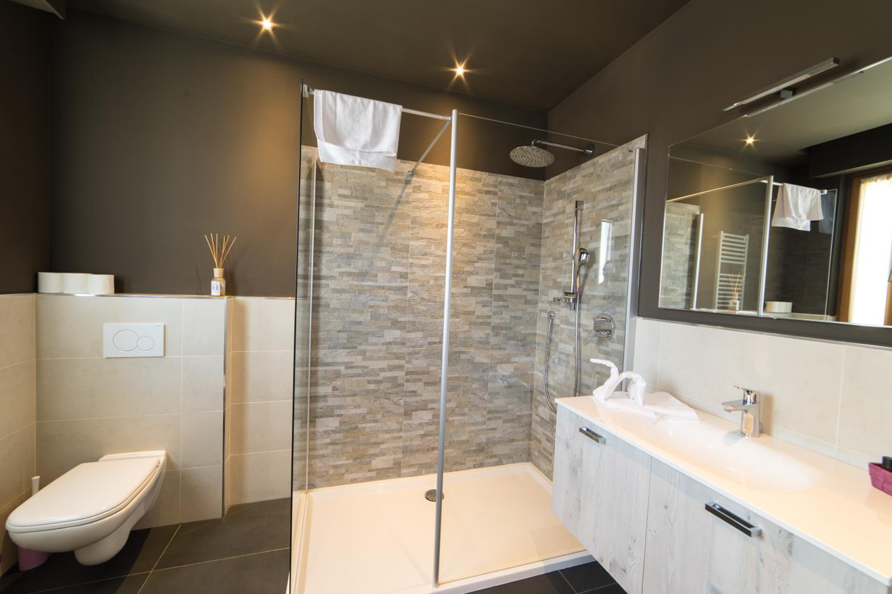 Deluxe Double or Twin Room with Garden View - Photo 9