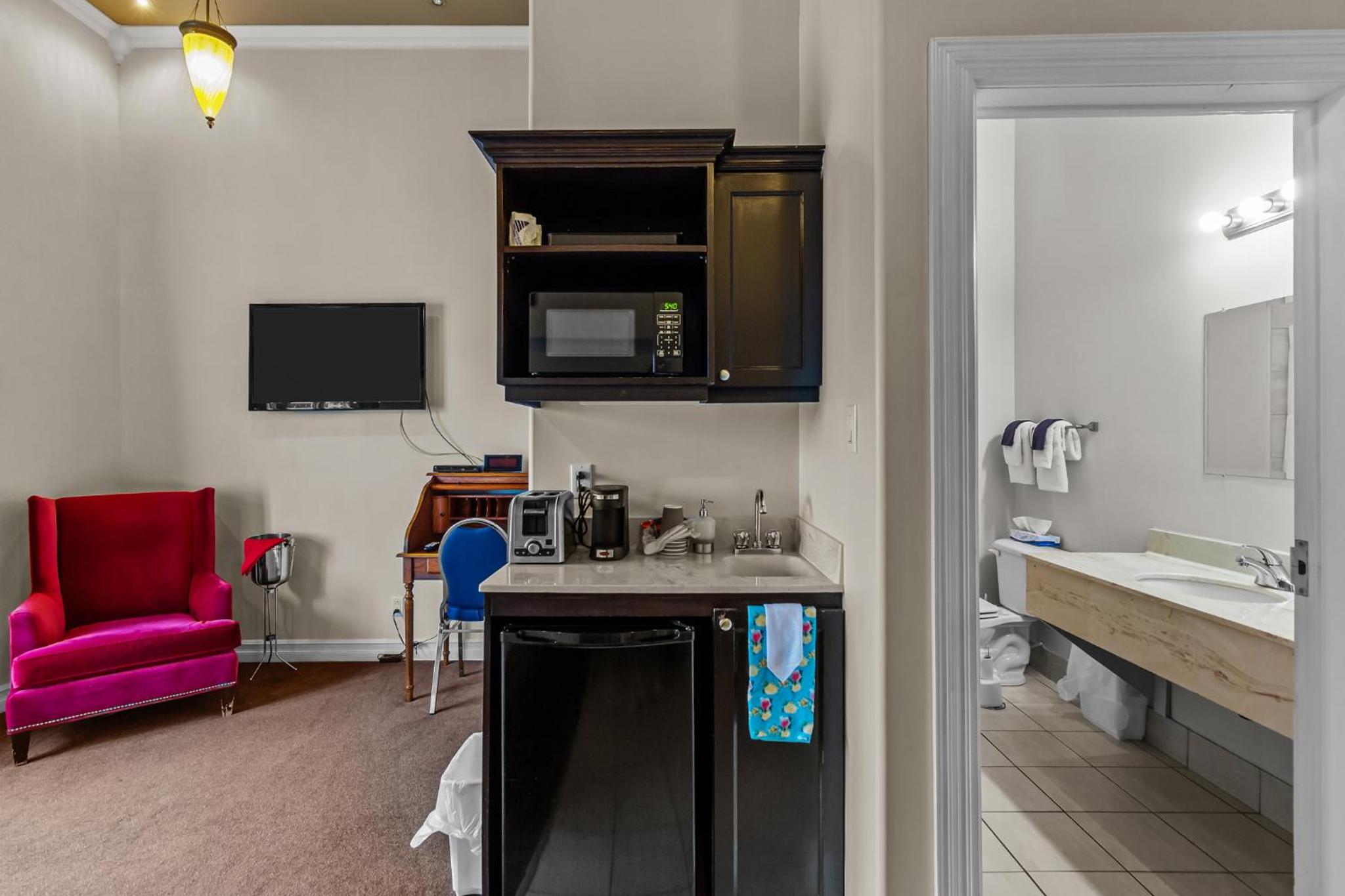 Queen Suite photo 2
