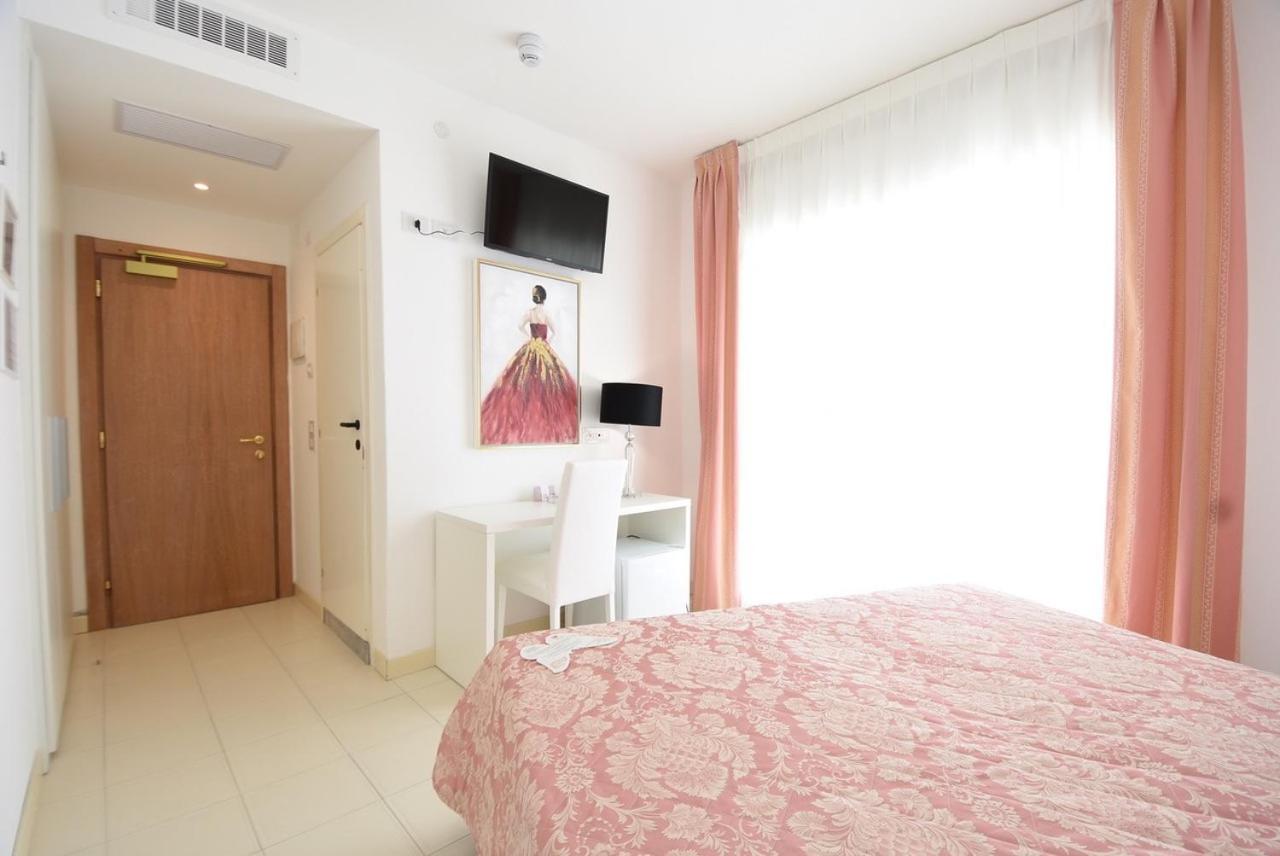 Double Room with Lateral Sea View photo 1
