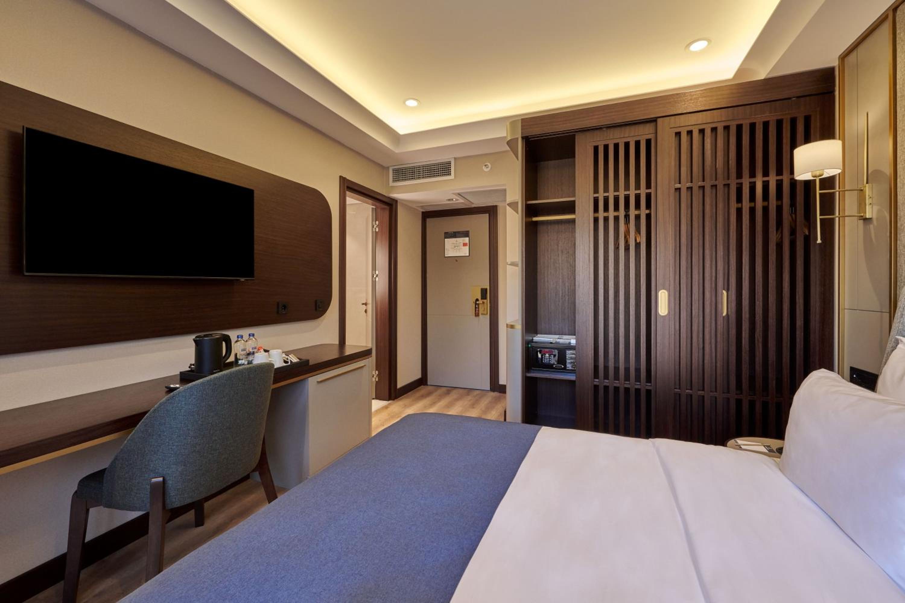 King Deluxe Room photo 2