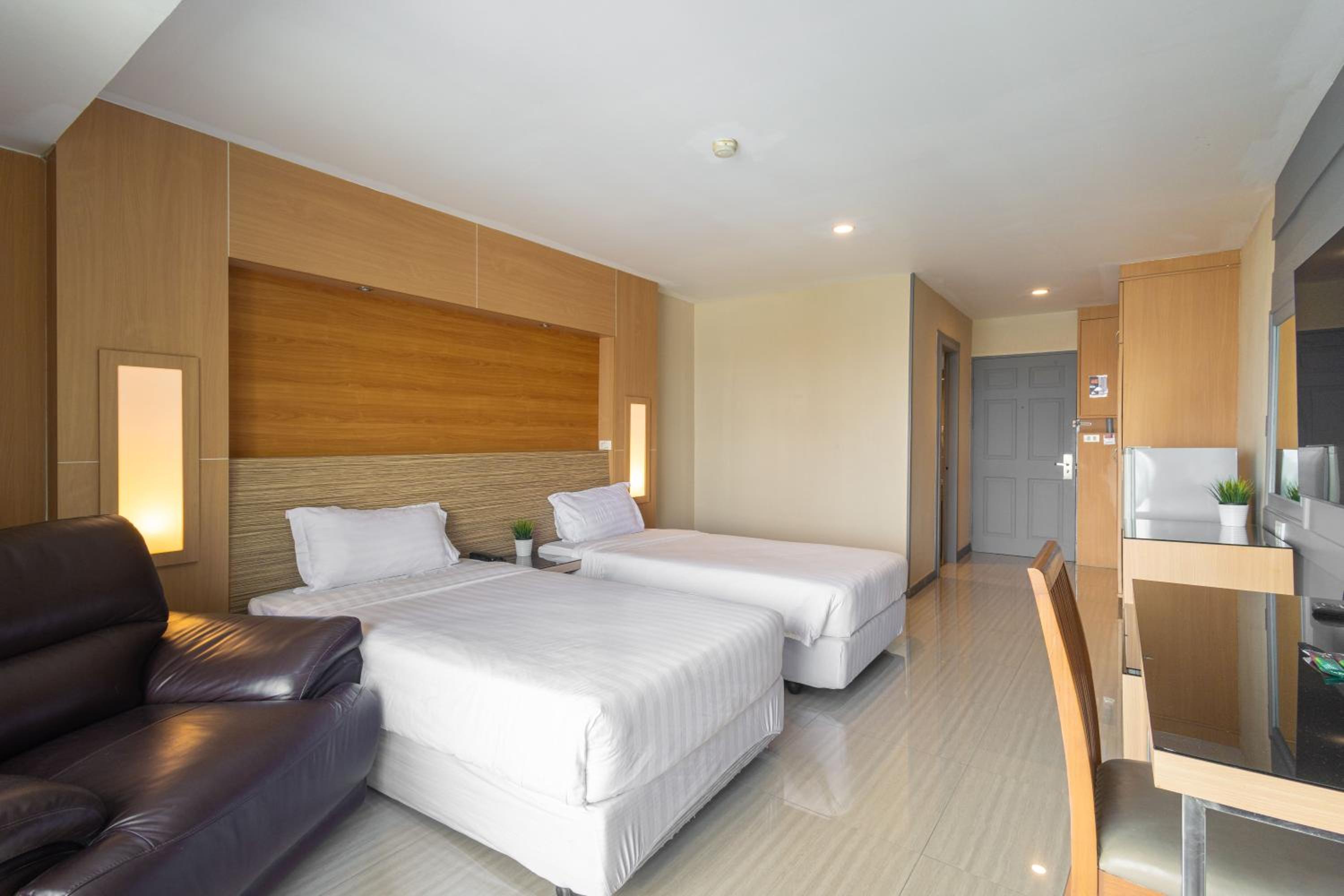 Deluxe Twin Room photo 3