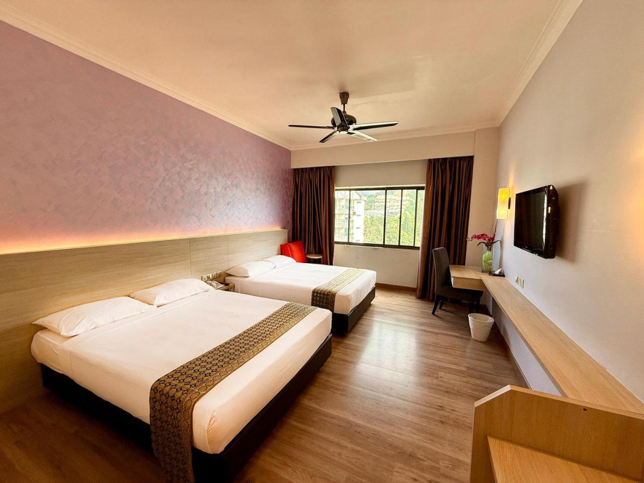 Superior Premium Queen Bed with Breakfast - Photo 2