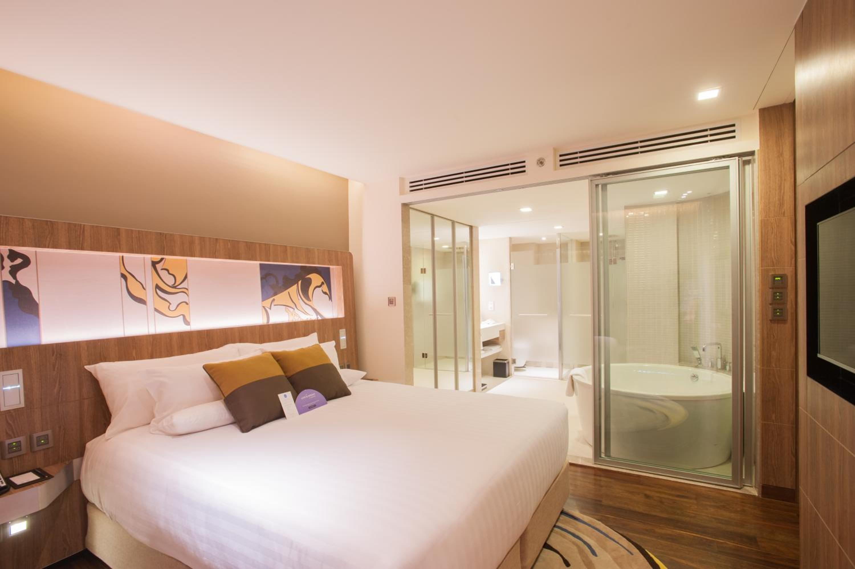 Family Suite with Lounge Access photo 3