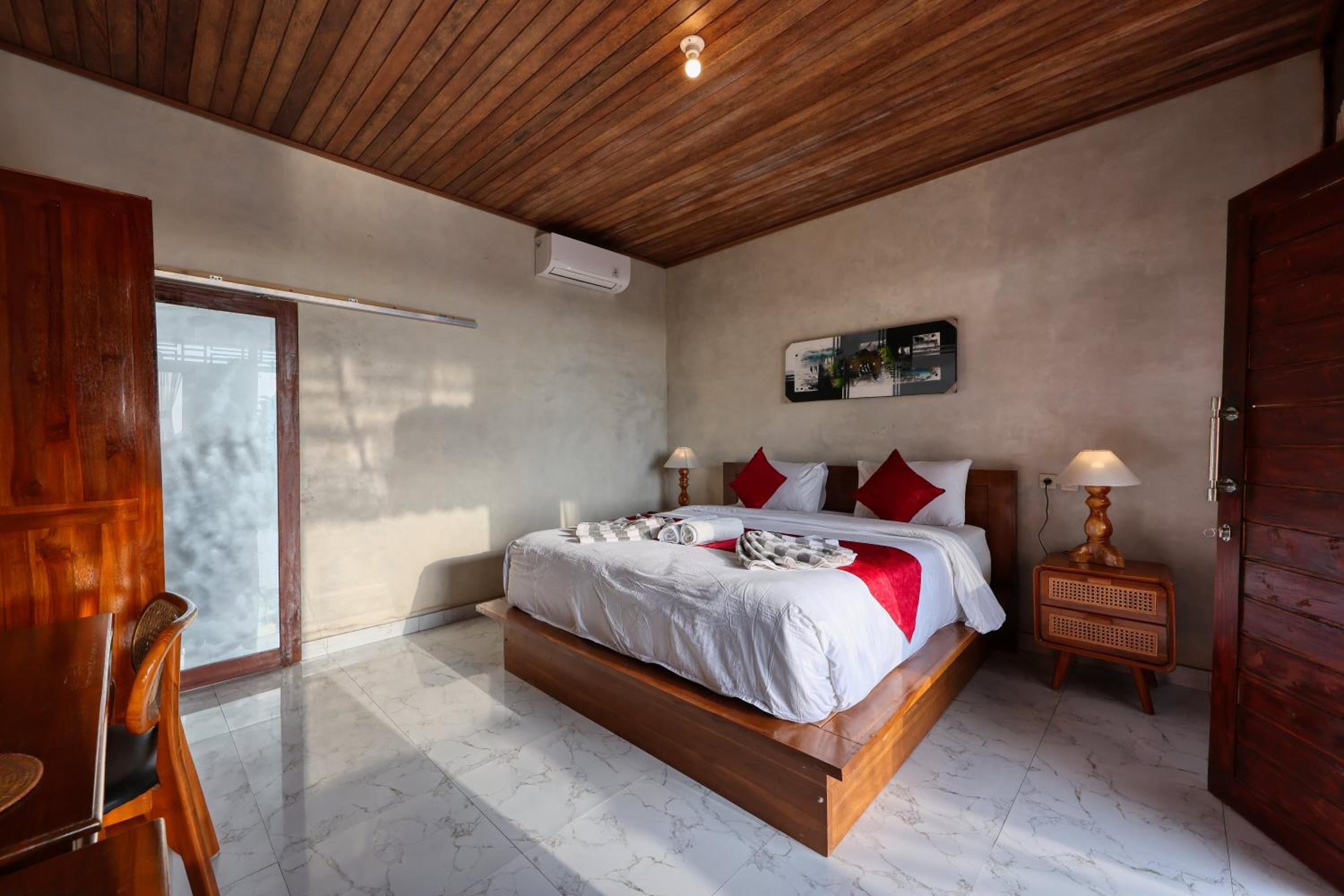 Double Room with Patio - Photo 1