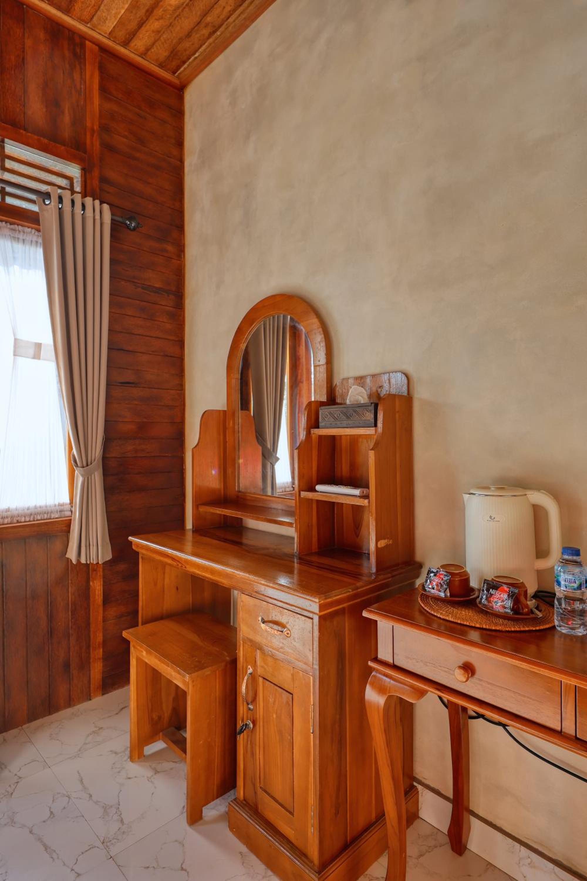 Double Room with Patio - Photo 23