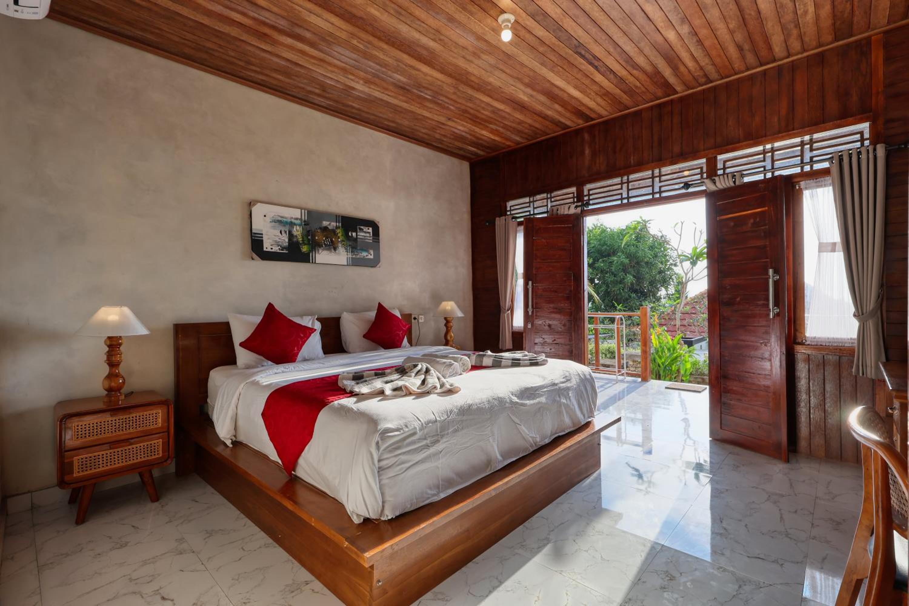 Double Room with Patio - Photo 30