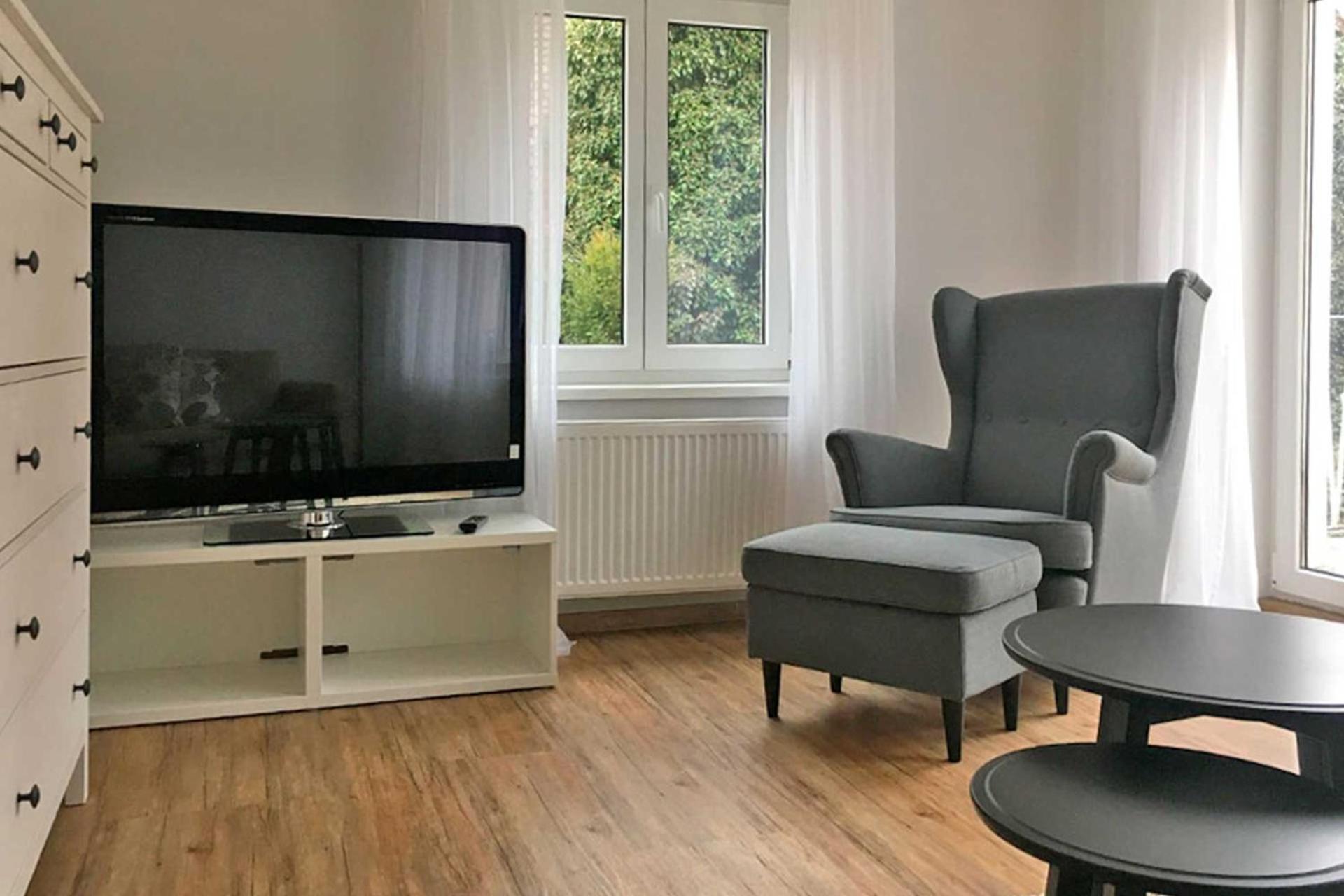 One-Bedroom Apartment with Balcony photo 2