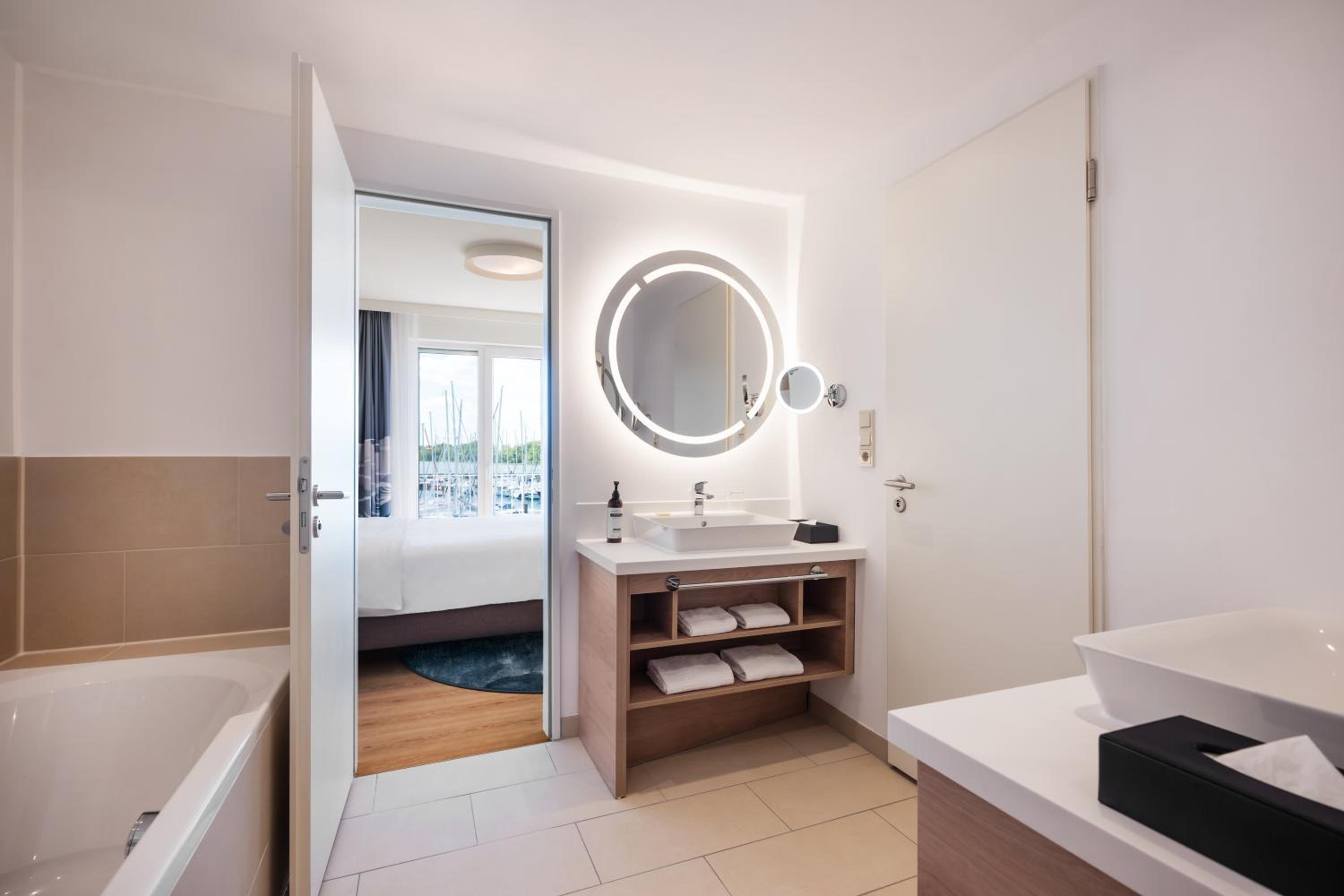 Deluxe Suite with Sea View