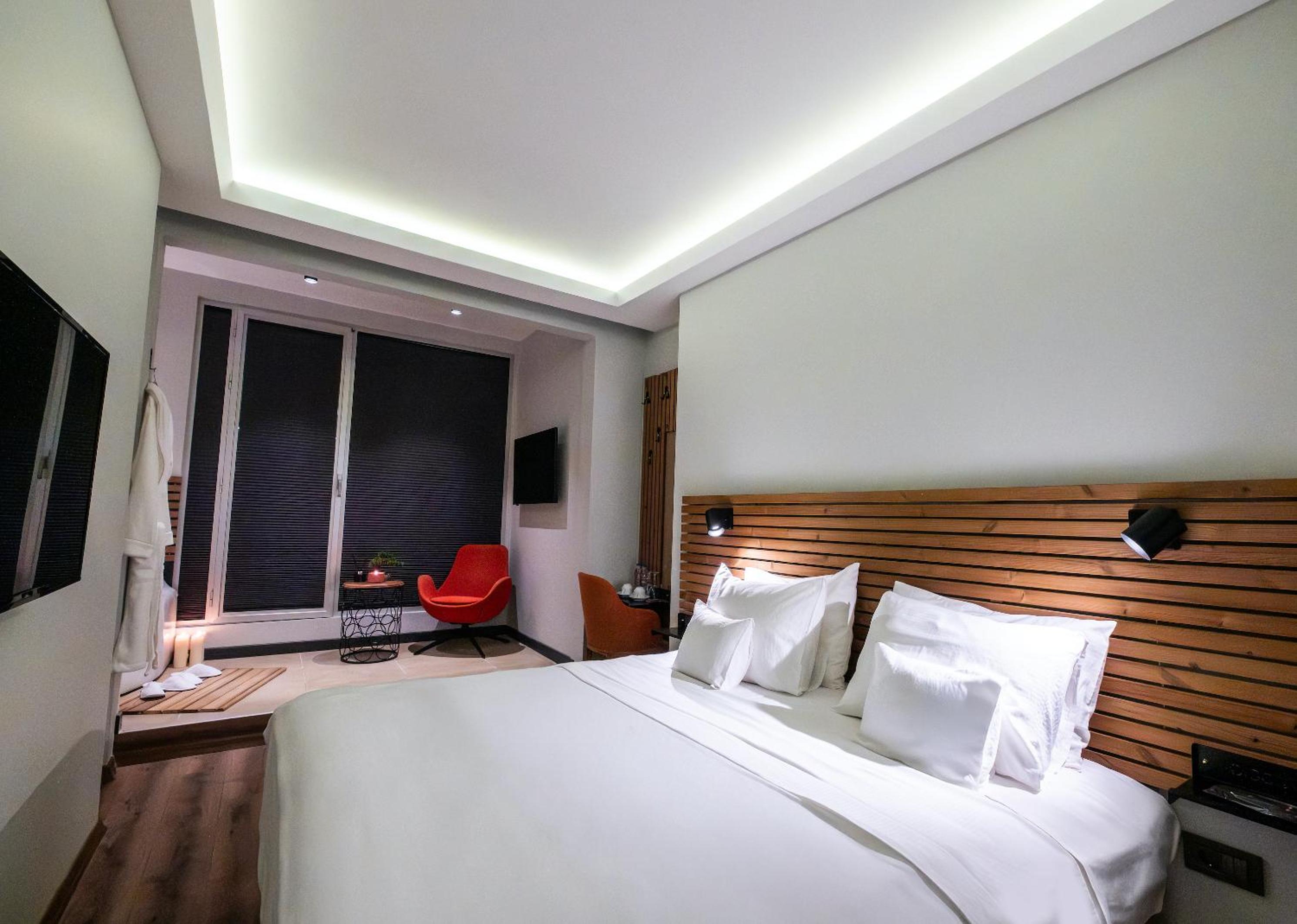 Double Room with Spa Bath photo 3