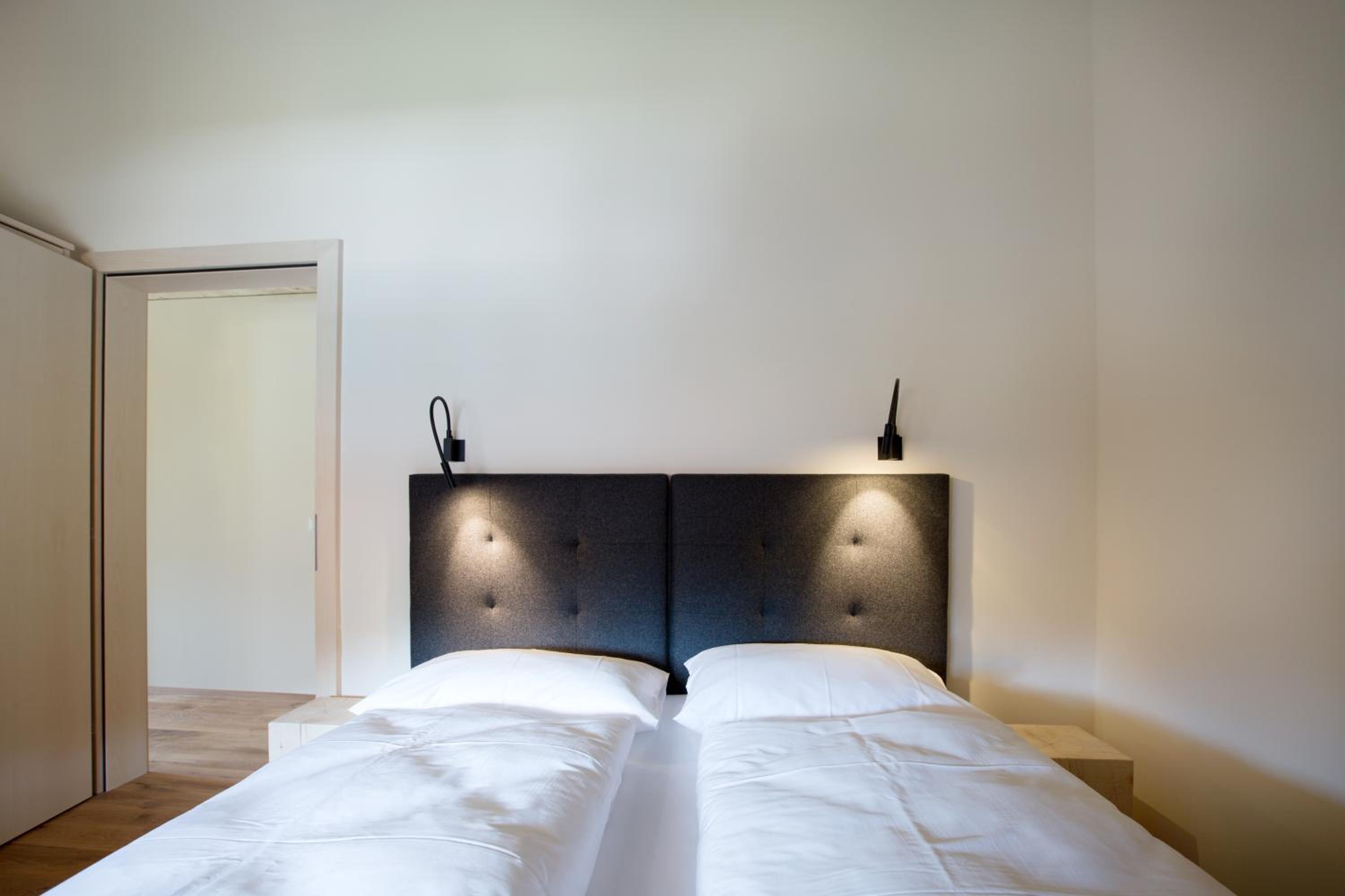 Two-Bedroom Apartment with Balcony photo 2