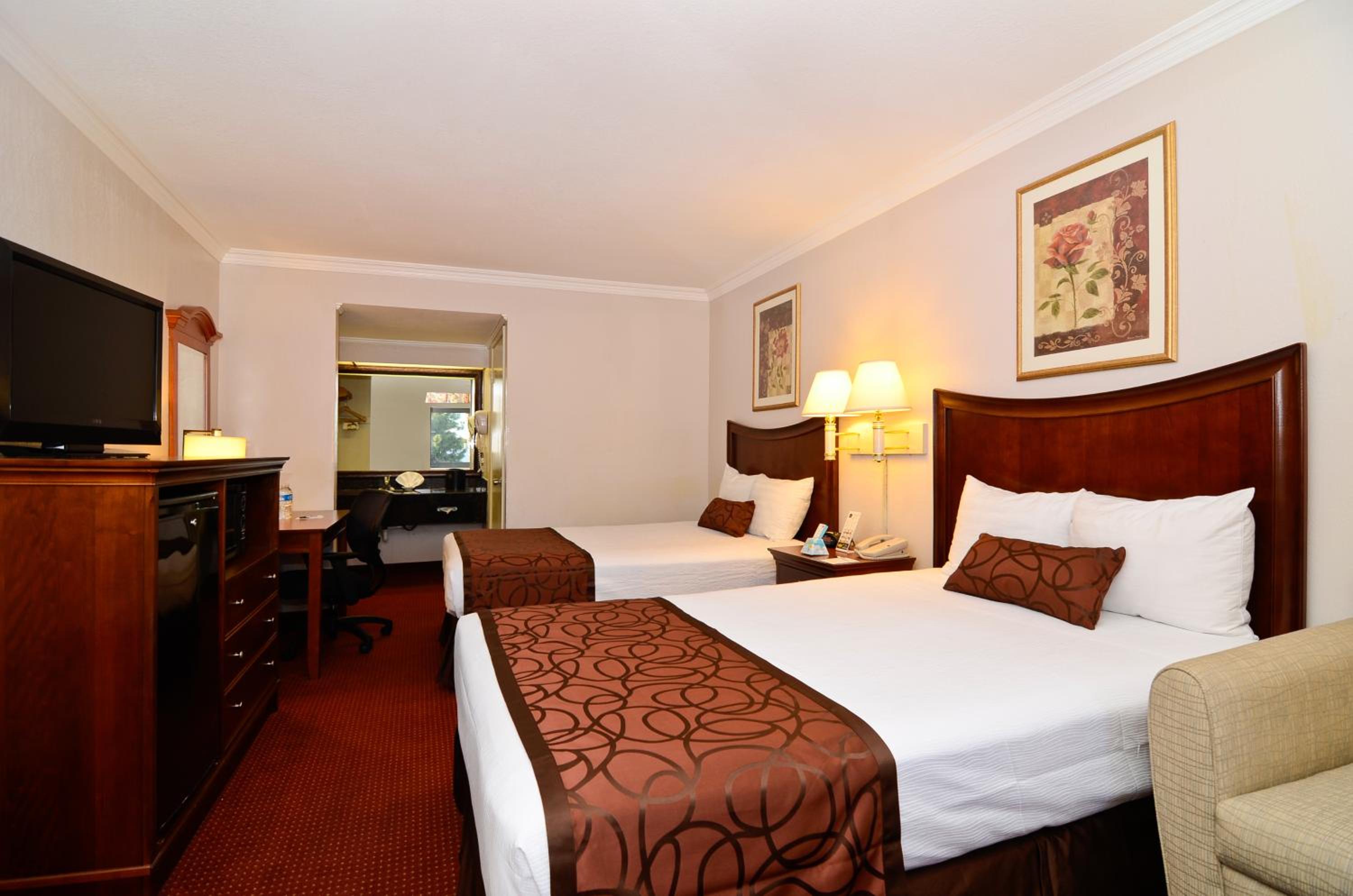 Standard Double Room - Photo 4